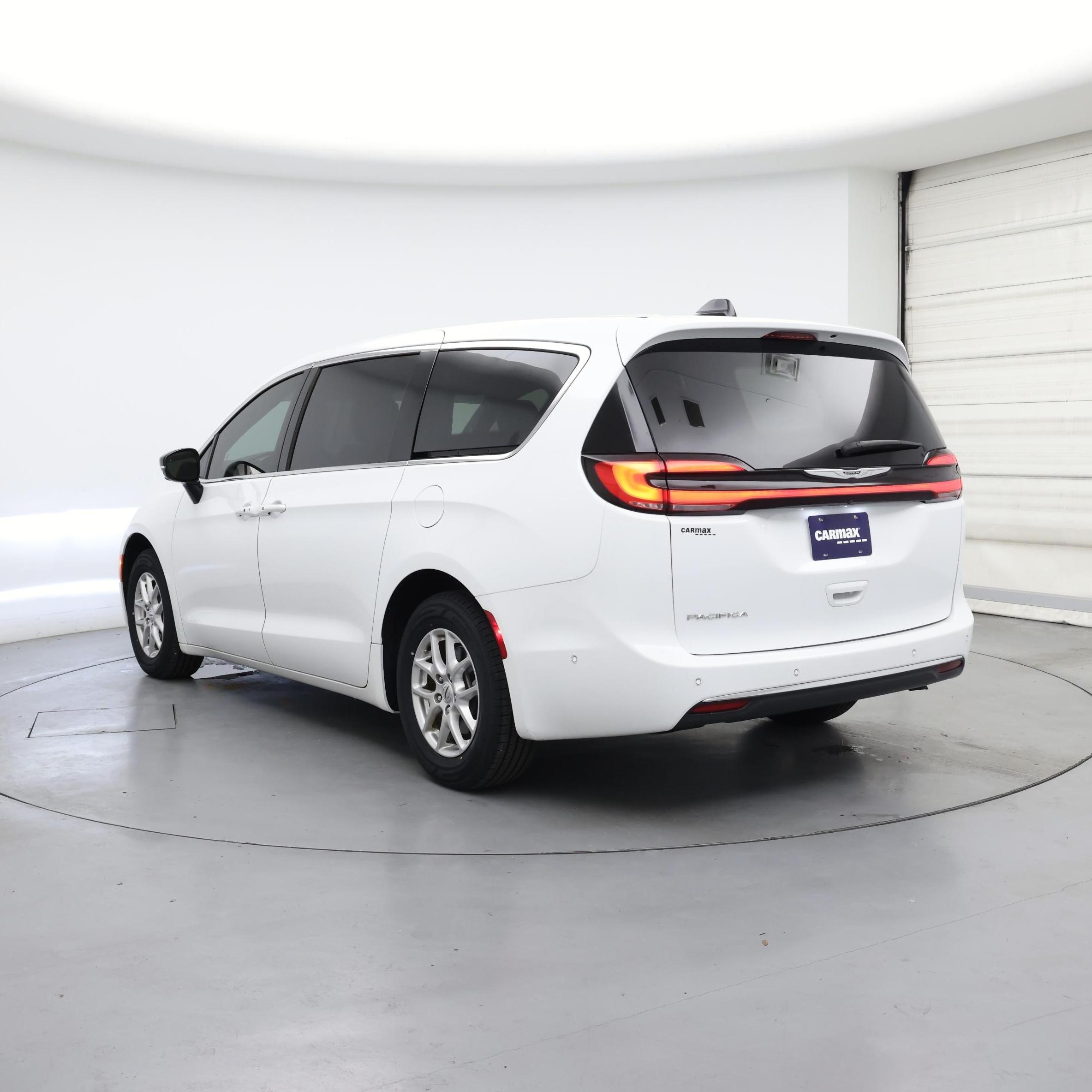 Thumbnail: 2025 Chrysler Pacifica - 2