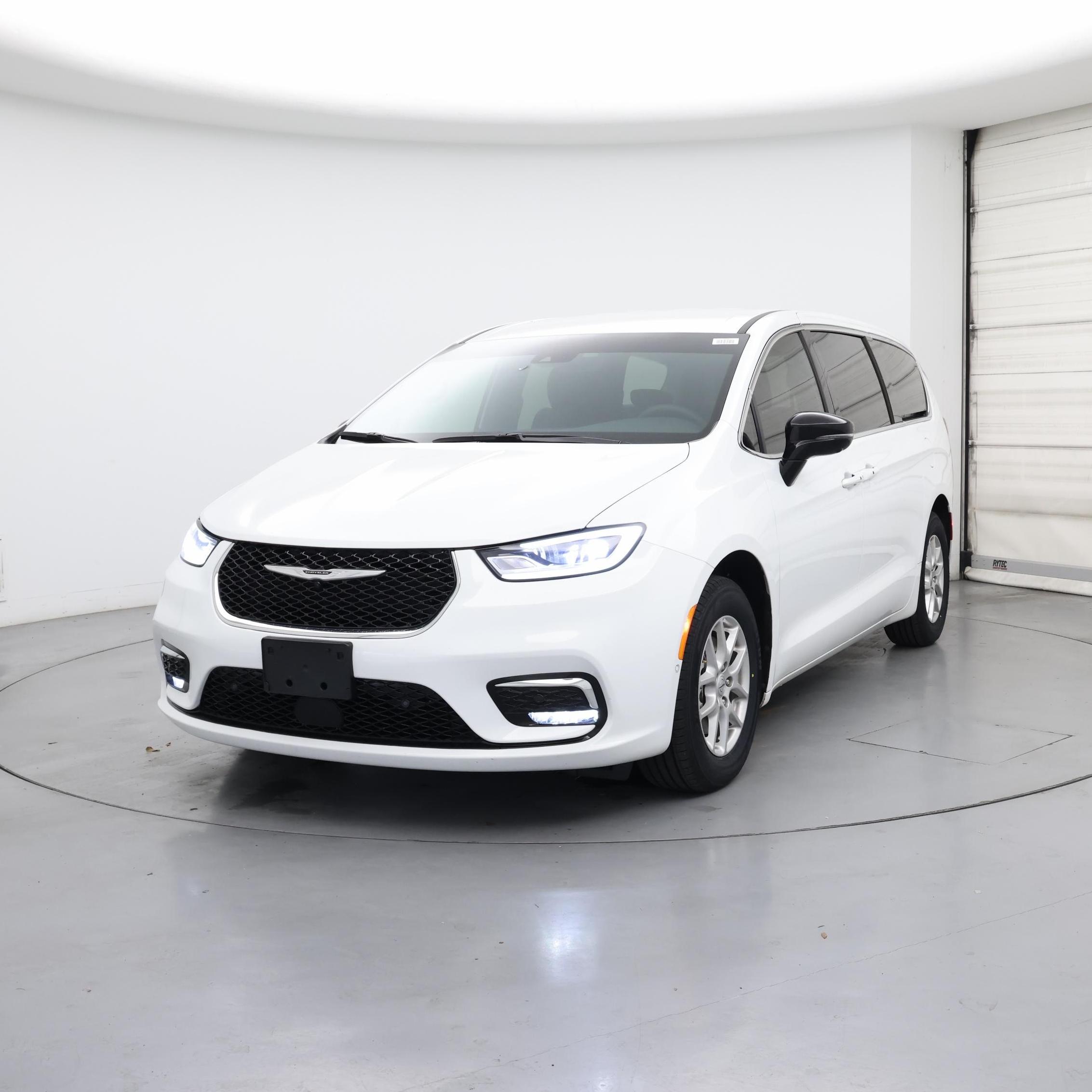 Thumbnail: 2025 Chrysler Pacifica - 4