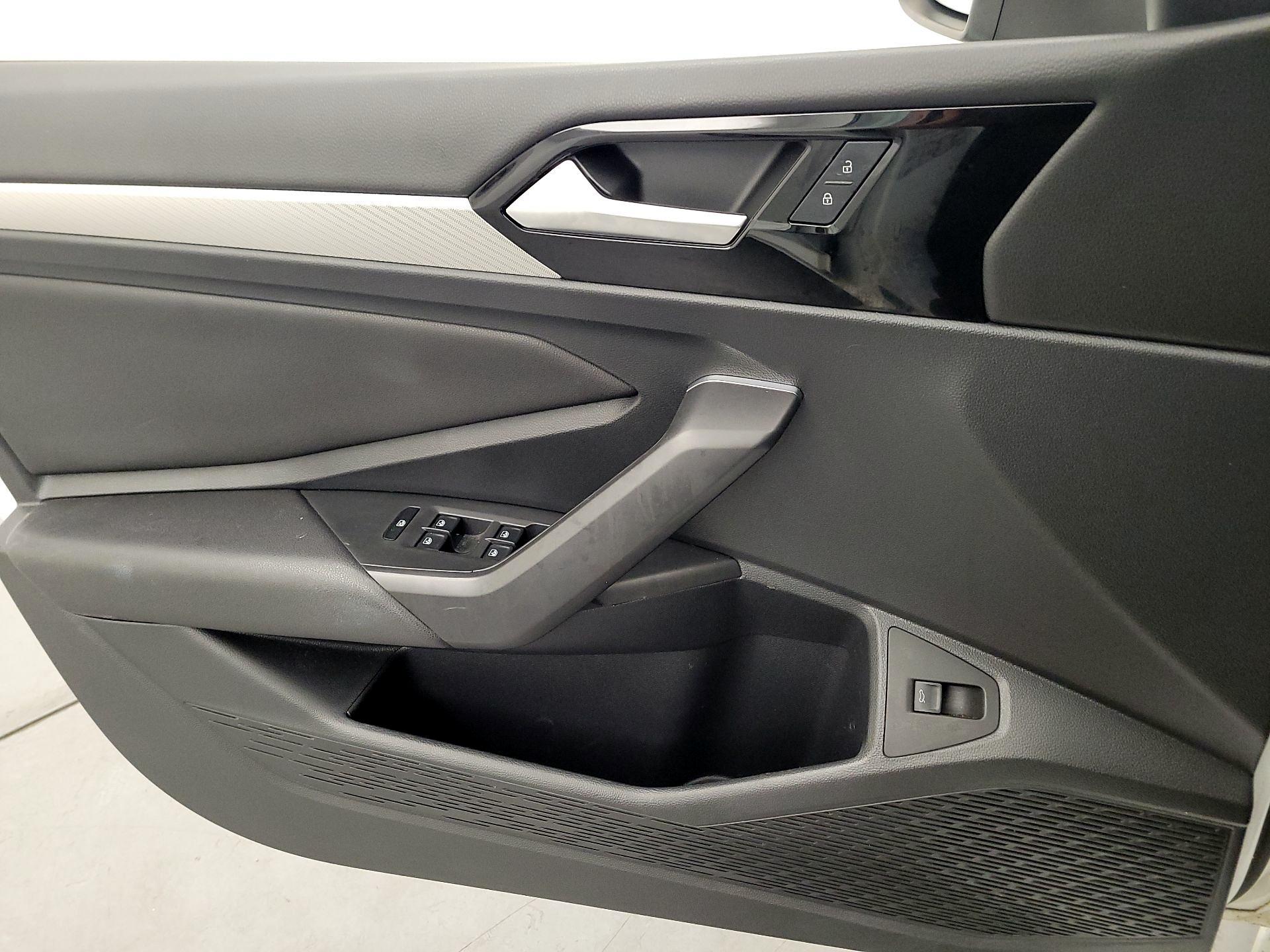 Thumbnail: 2019 Volkswagen Jetta - 12