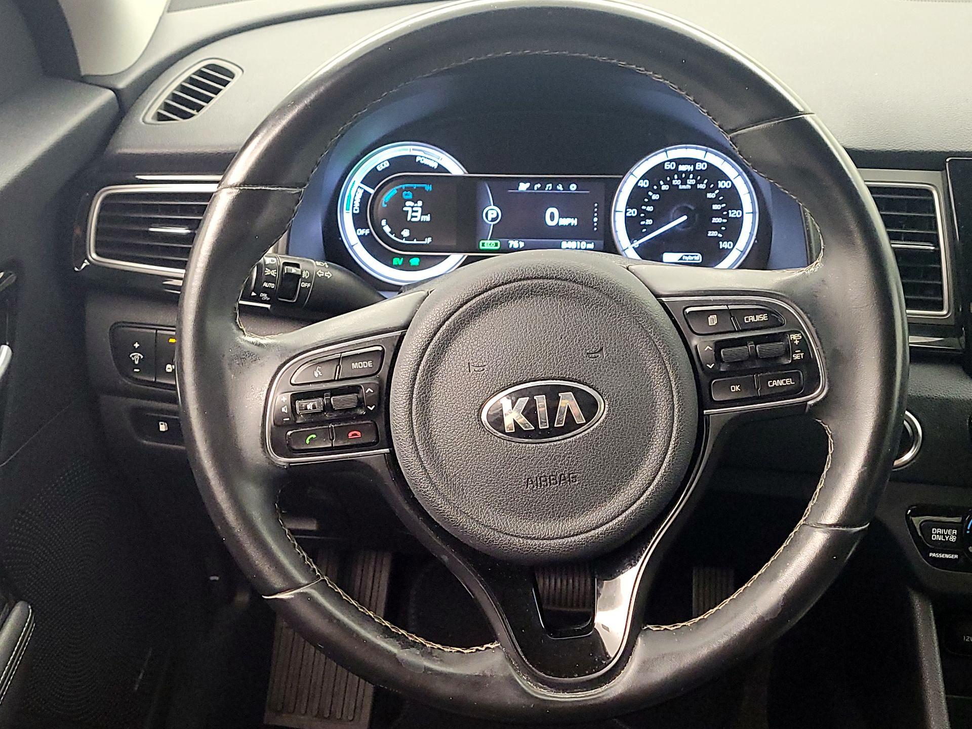 Thumbnail: 2017 Kia Niro - 10