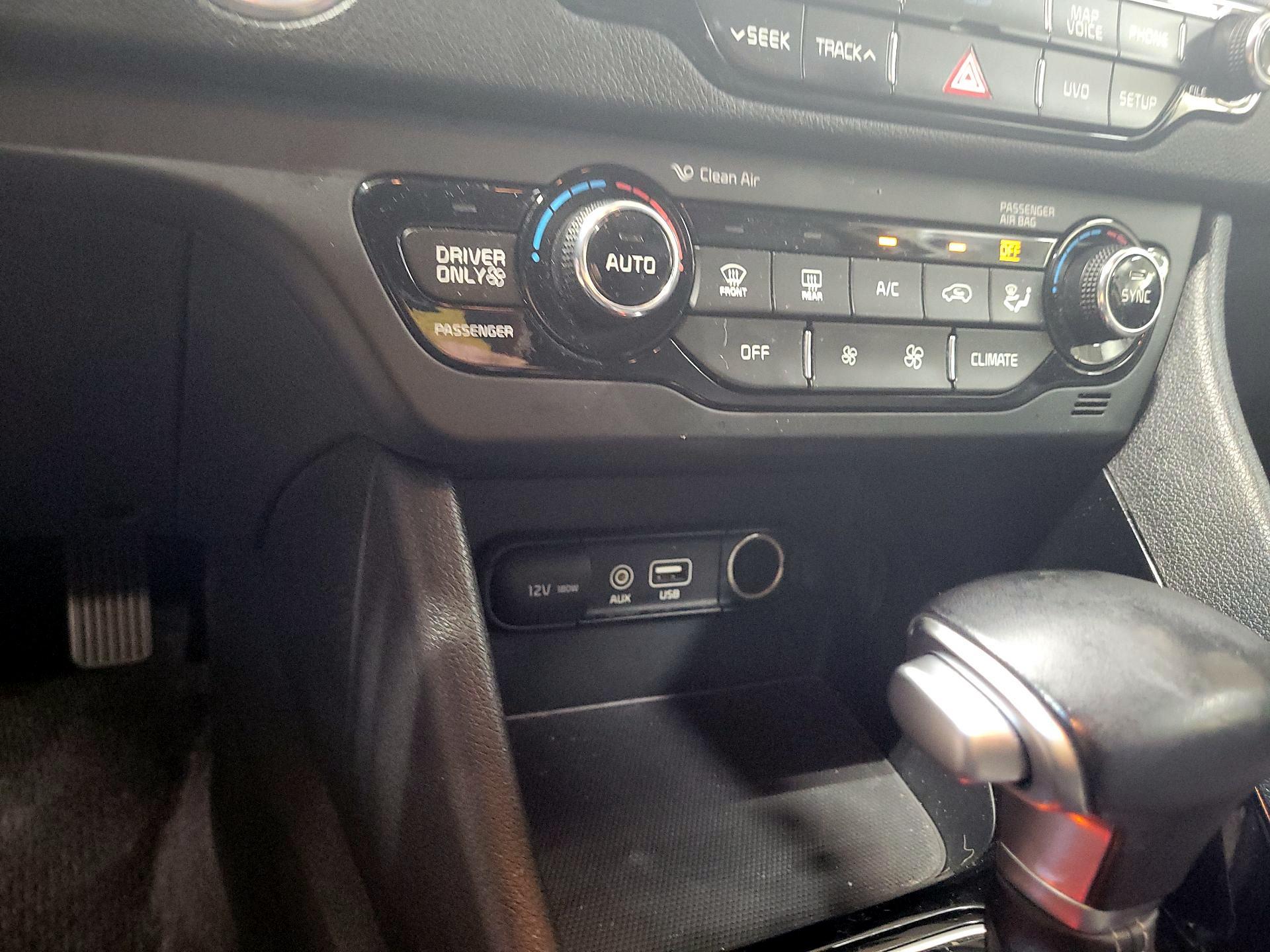 Thumbnail: 2017 Kia Niro - 18
