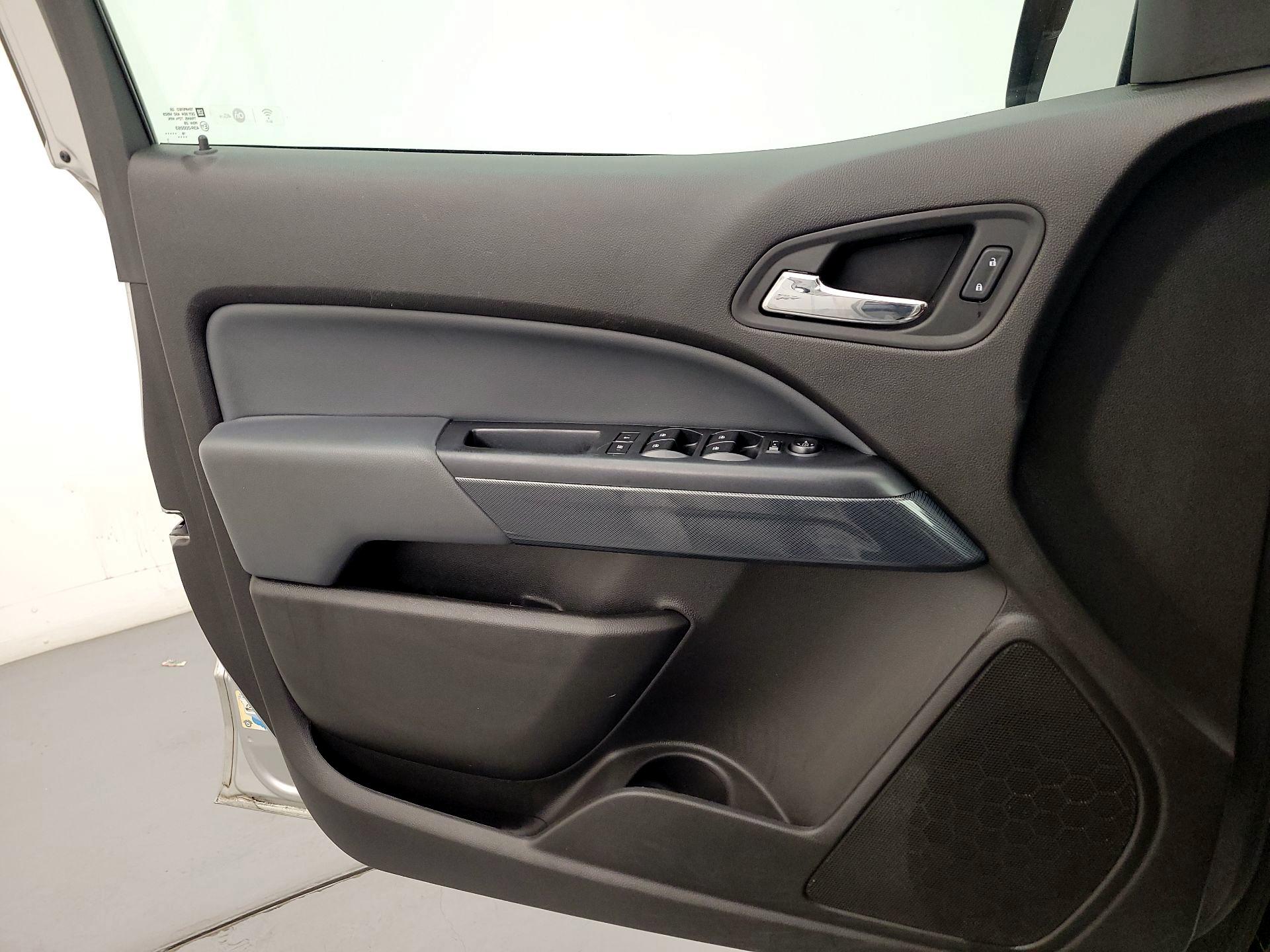 Thumbnail: 2016 Chevrolet Colorado - 12