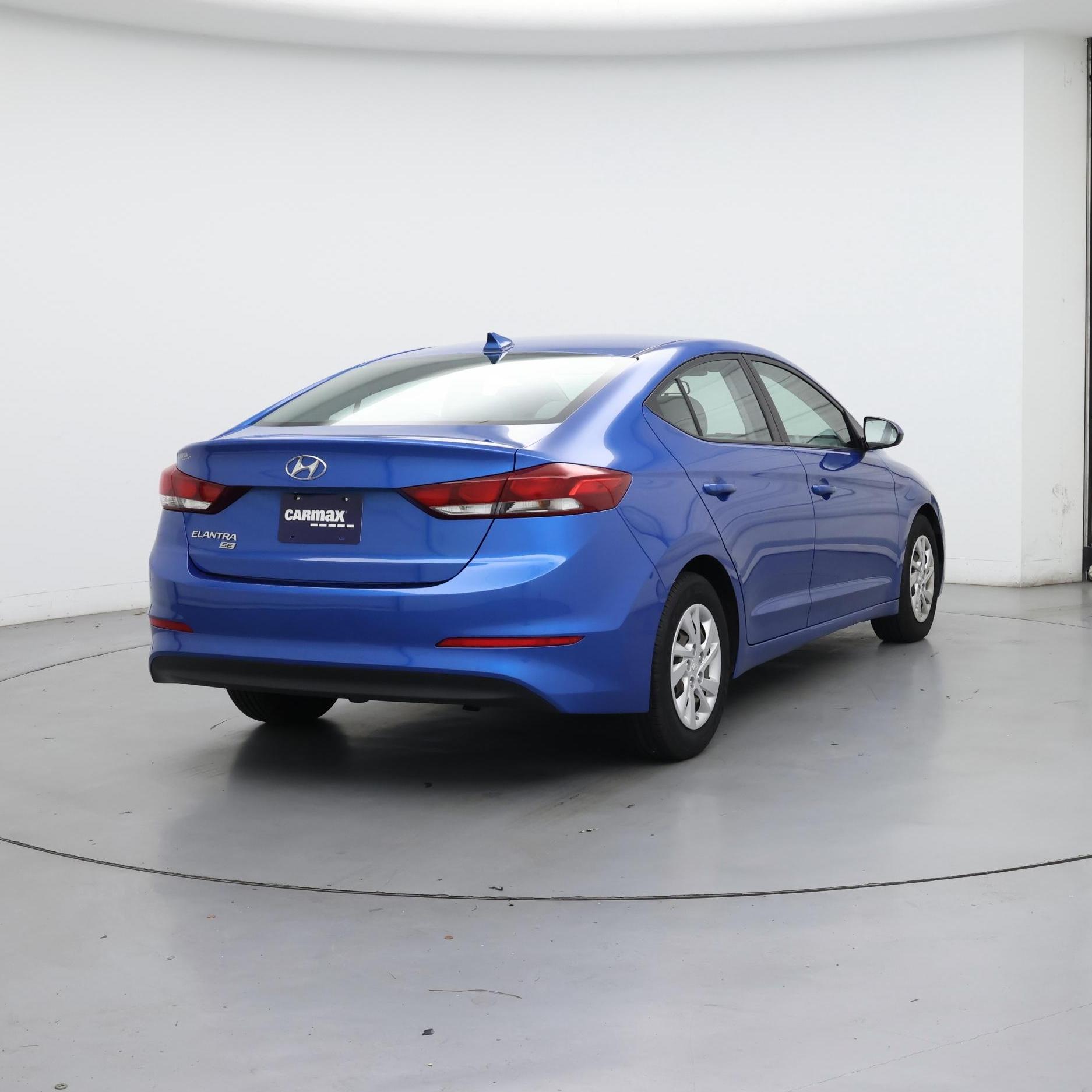 Thumbnail: 2017 Hyundai Elantra - 8