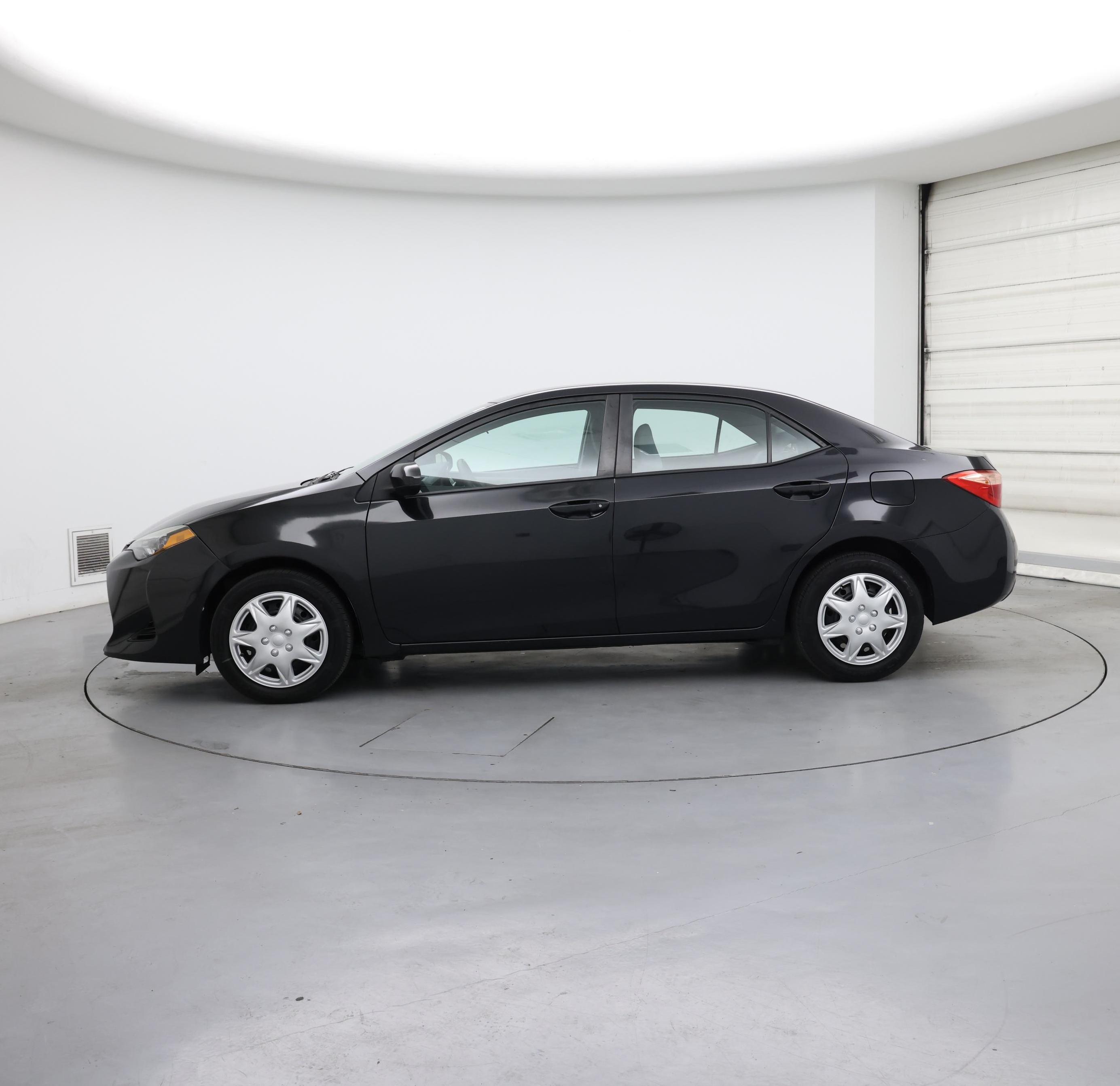 Thumbnail: 2018 Toyota Corolla - 3