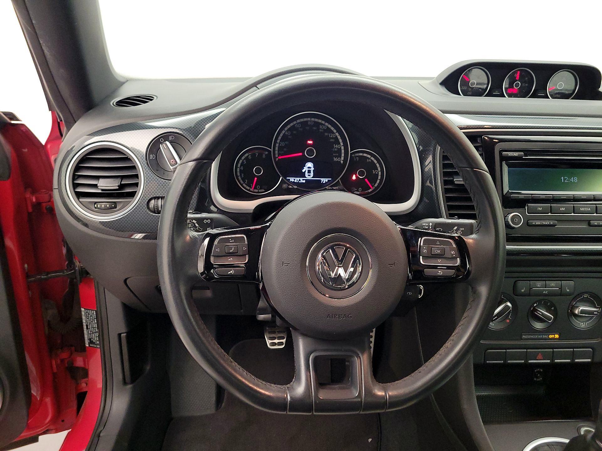 Thumbnail: 2014 Volkswagen Beetle - 10