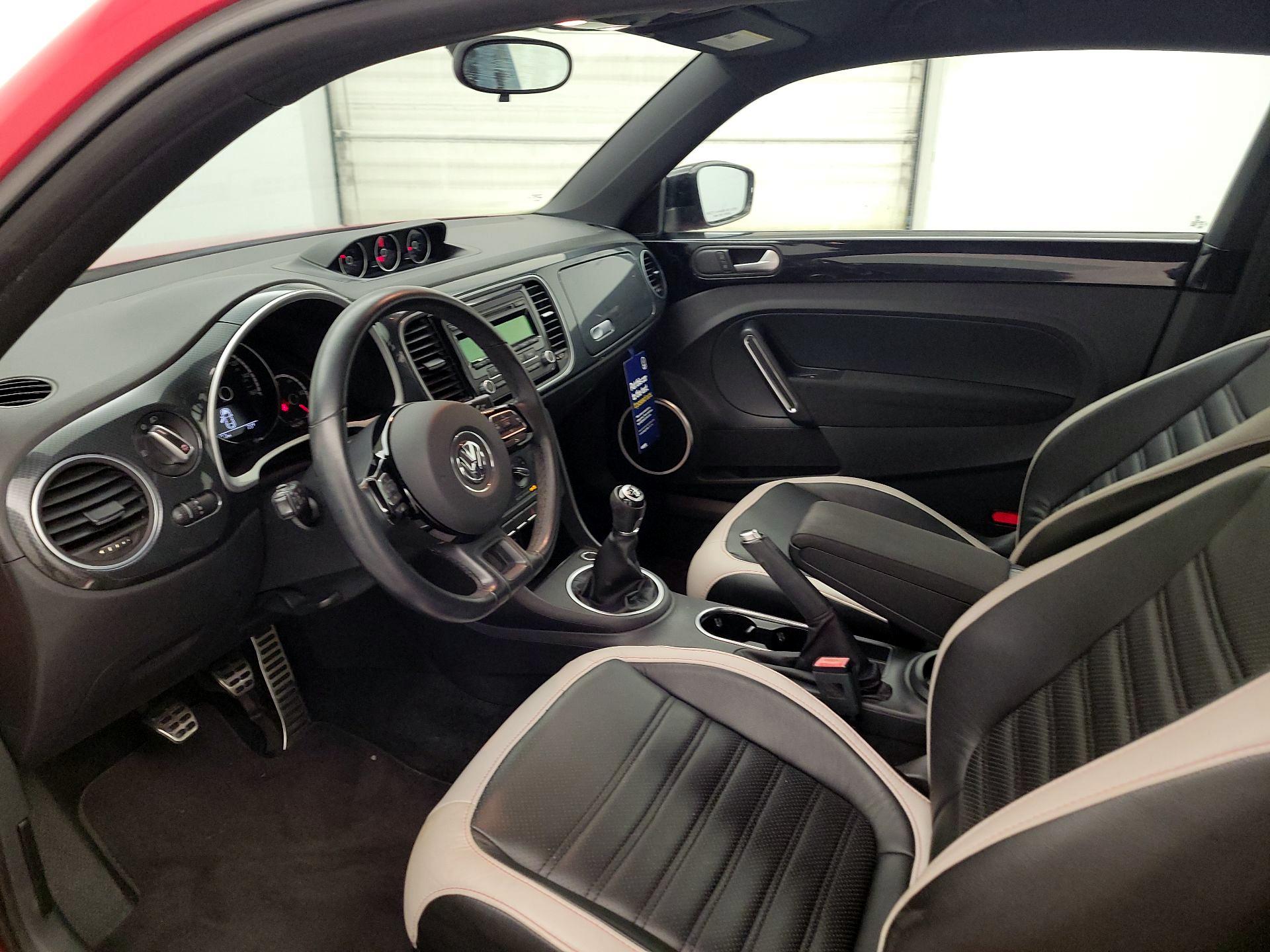 Thumbnail: 2014 Volkswagen Beetle - 11