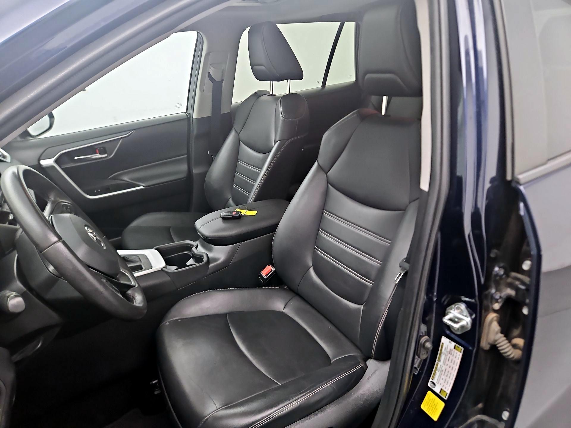Thumbnail: 2020 Toyota RAV4 - 11