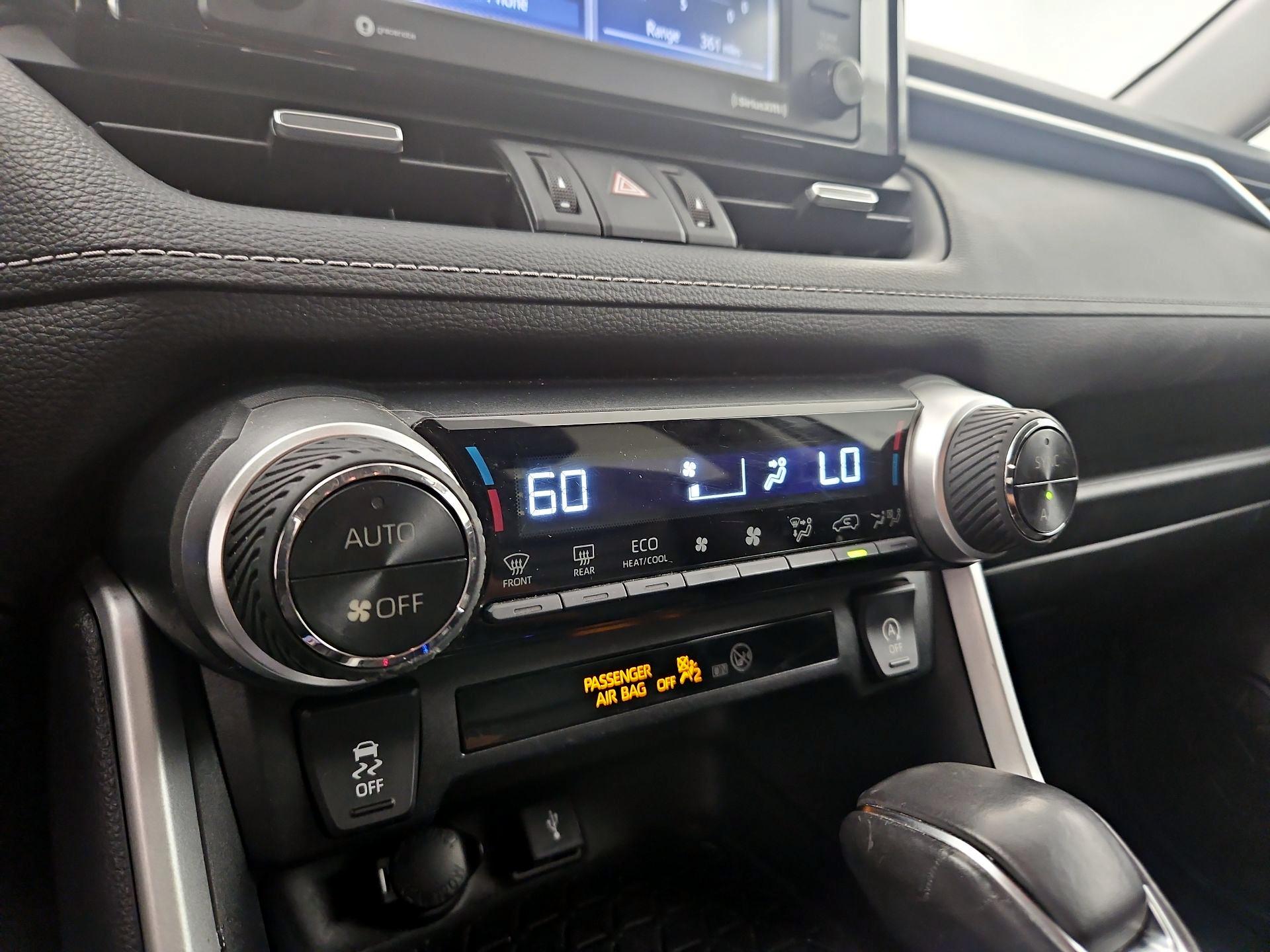Thumbnail: 2020 Toyota RAV4 - 16