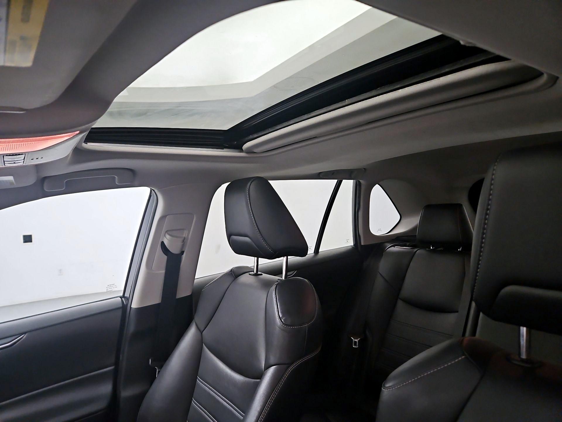 Thumbnail: 2020 Toyota RAV4 - 19