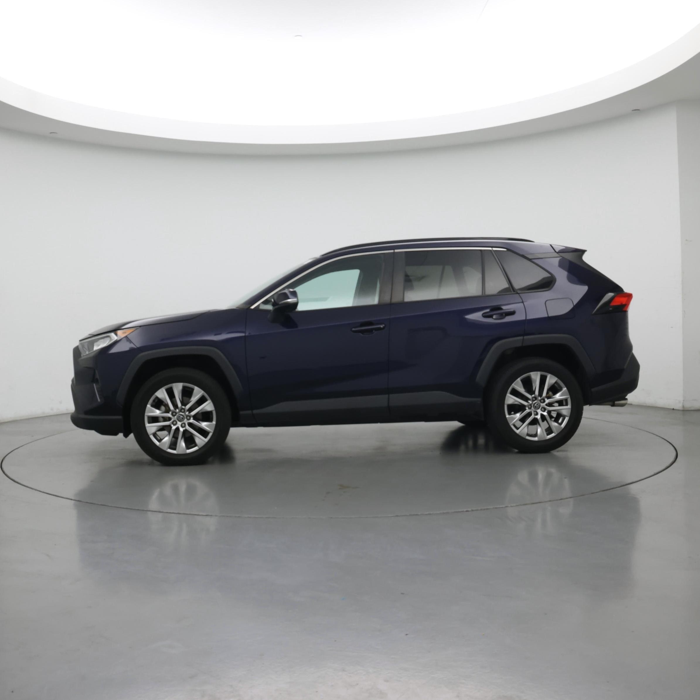 Thumbnail: 2020 Toyota RAV4 - 3
