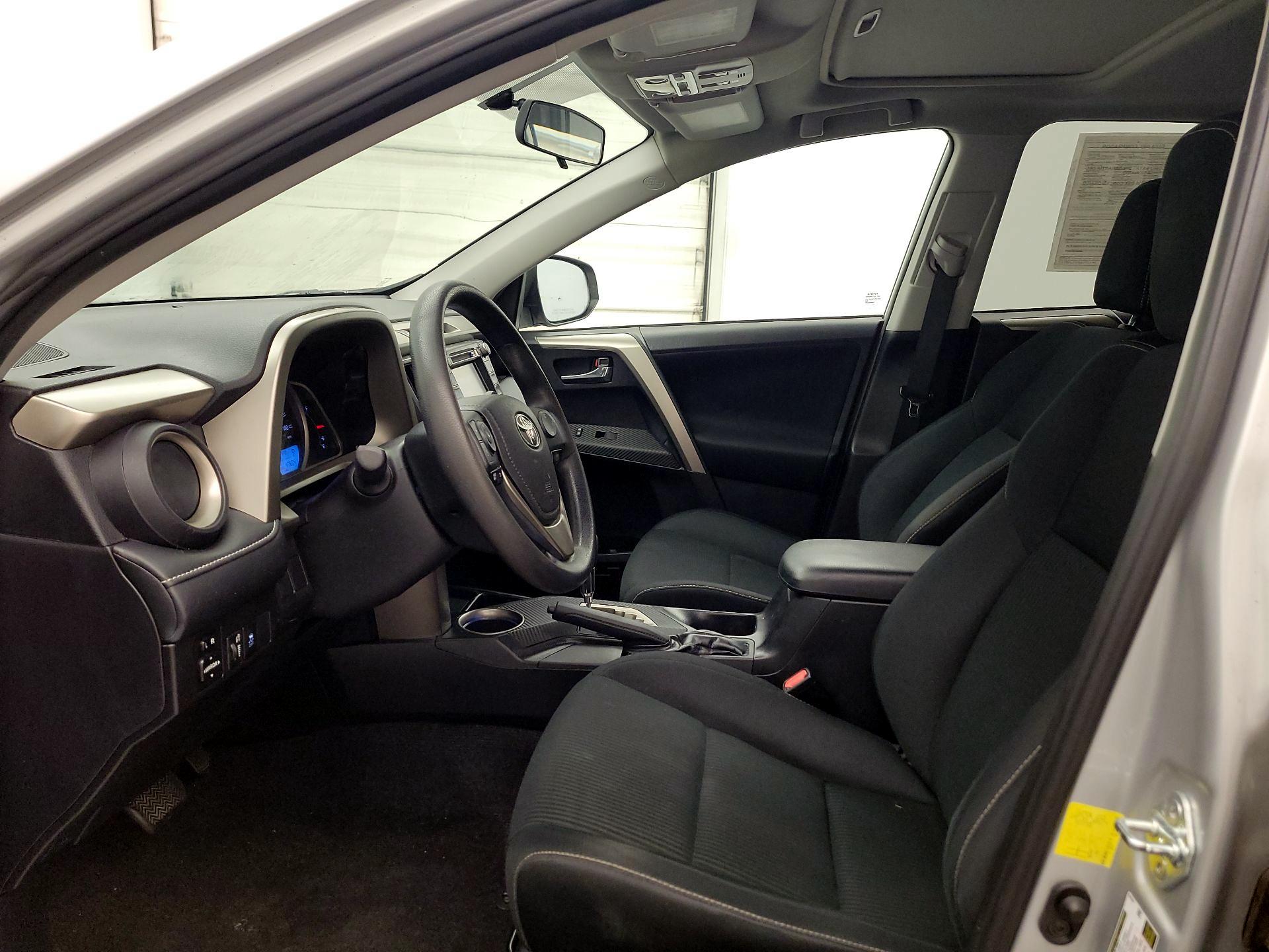 Thumbnail: 2015 Toyota RAV4 - 11