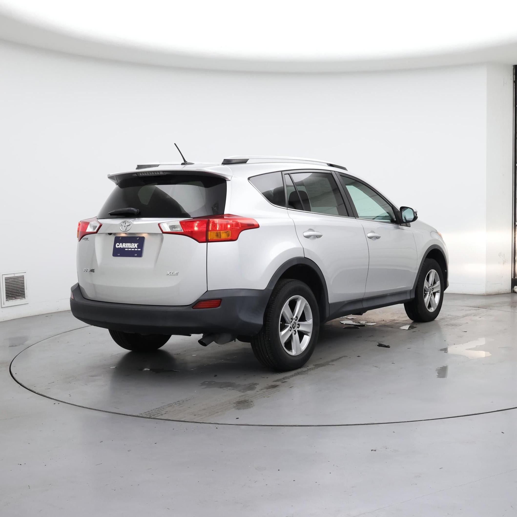 Thumbnail: 2015 Toyota RAV4 - 8