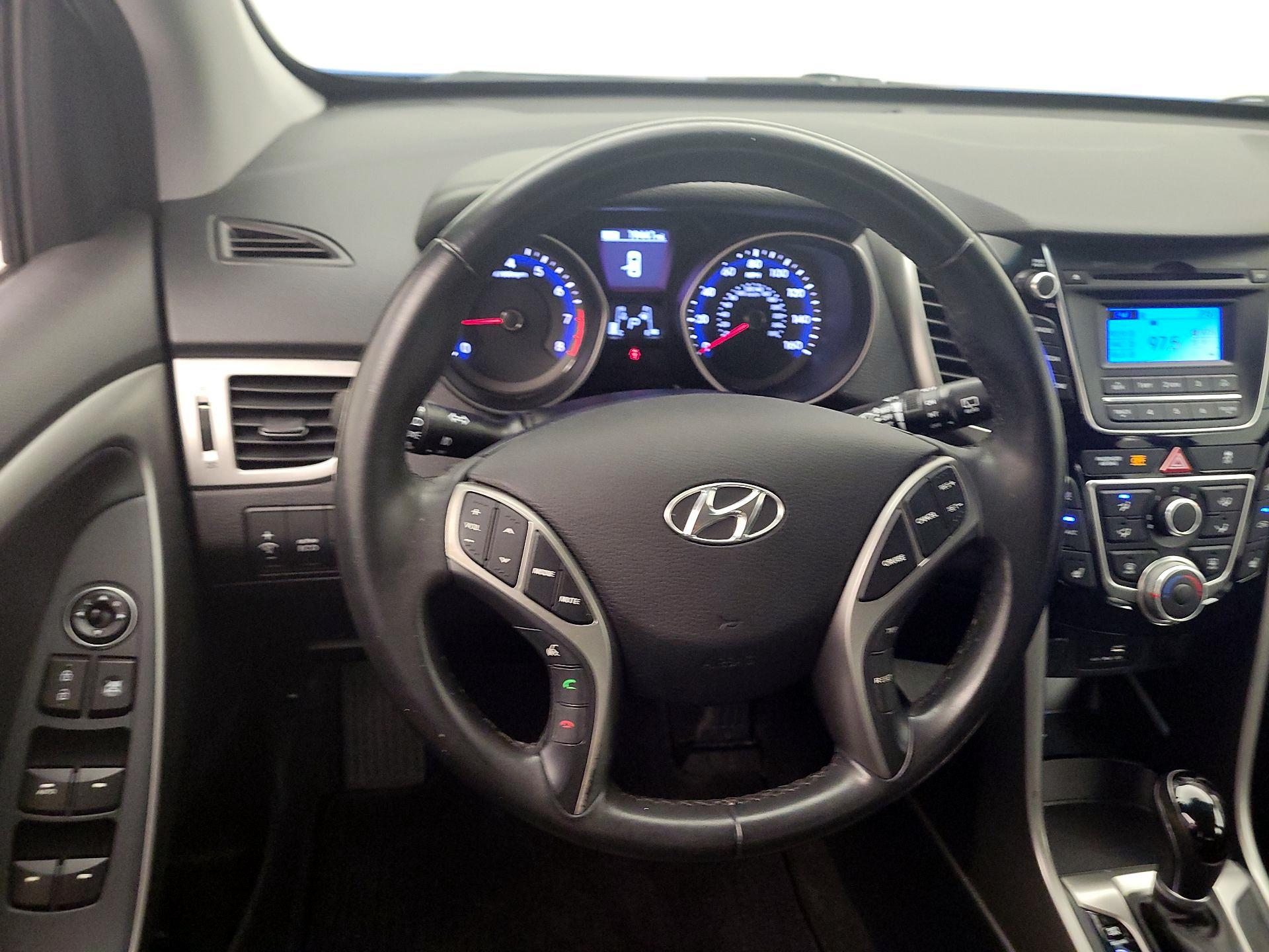 Thumbnail: 2017 Hyundai Elantra - 10
