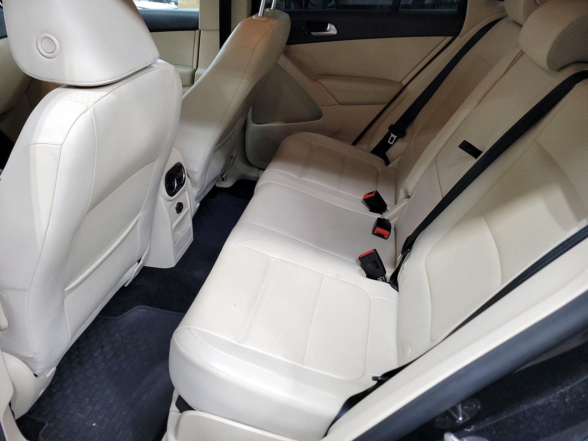 Thumbnail: 2017 Volkswagen Tiguan - 19
