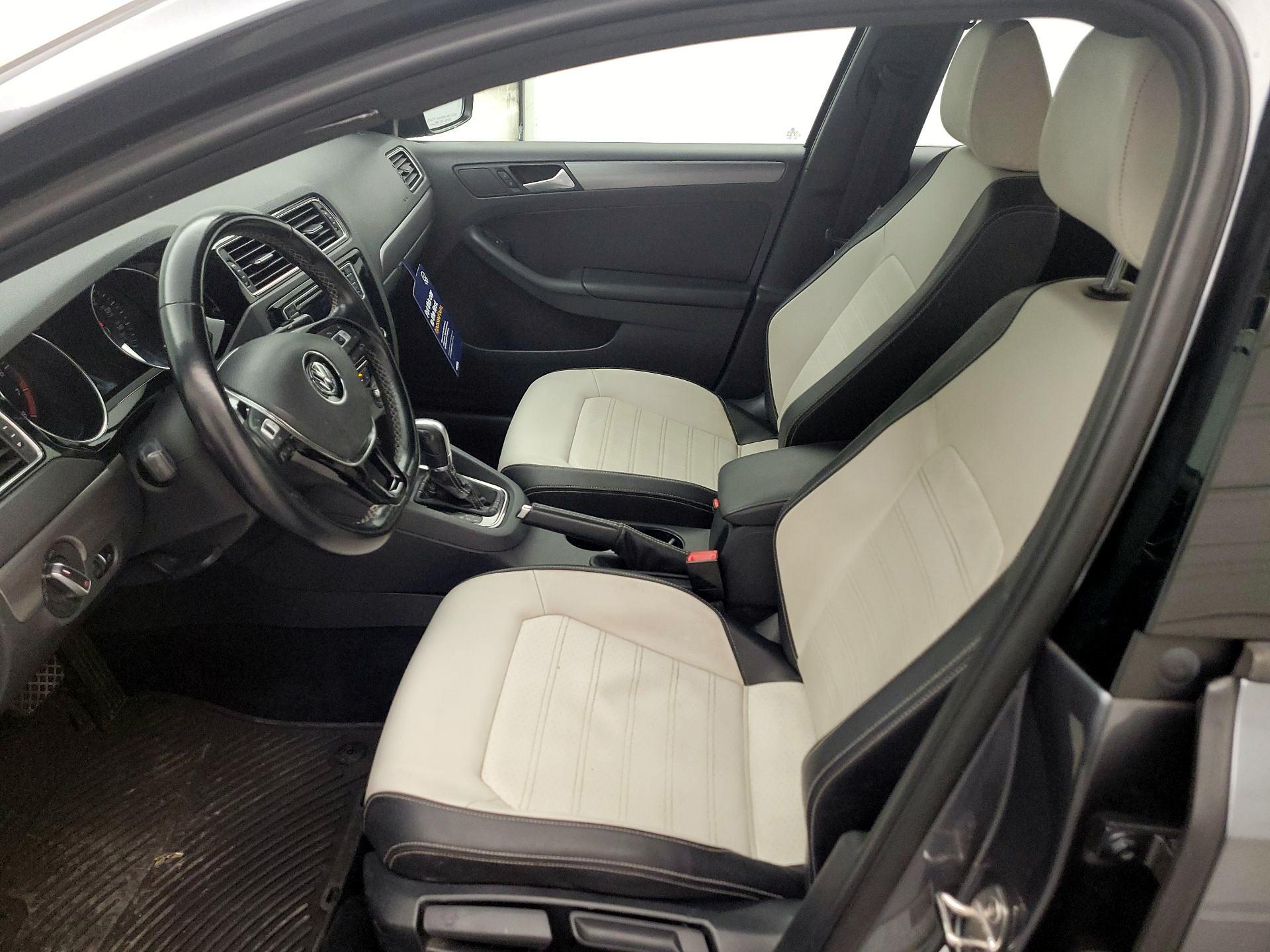 Thumbnail: 2016 Volkswagen Jetta - 11