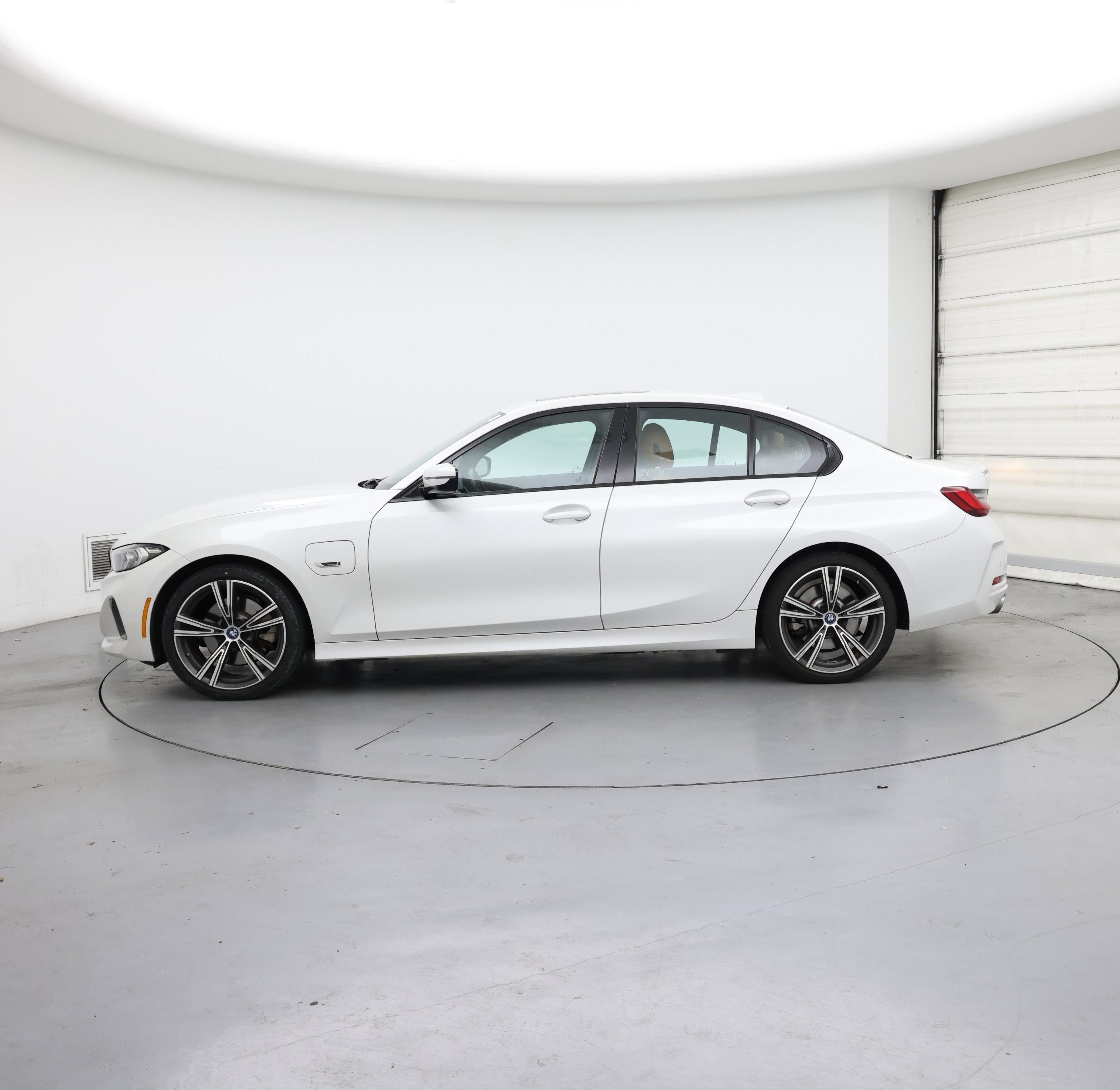 Thumbnail: 2023 BMW 3 Series - 3