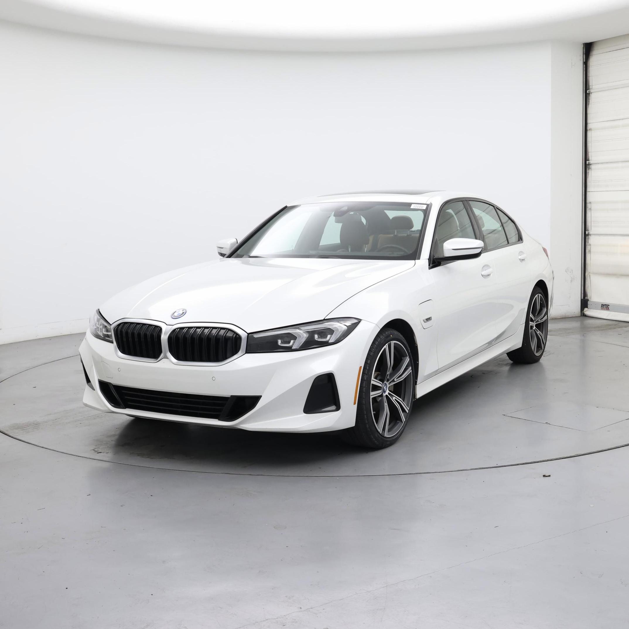 Thumbnail: 2023 BMW 3 Series - 4