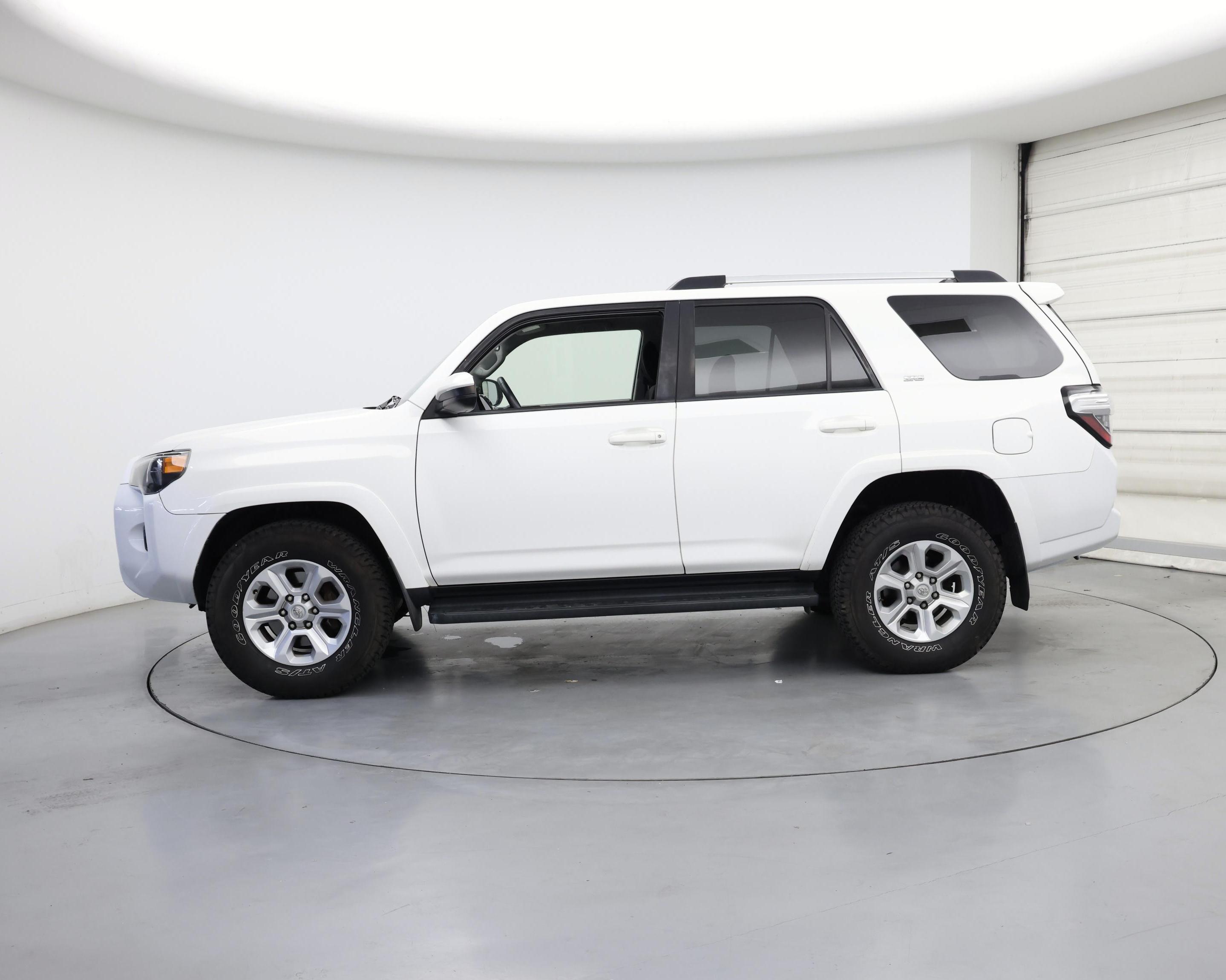 Thumbnail: 2020 Toyota 4Runner - 3