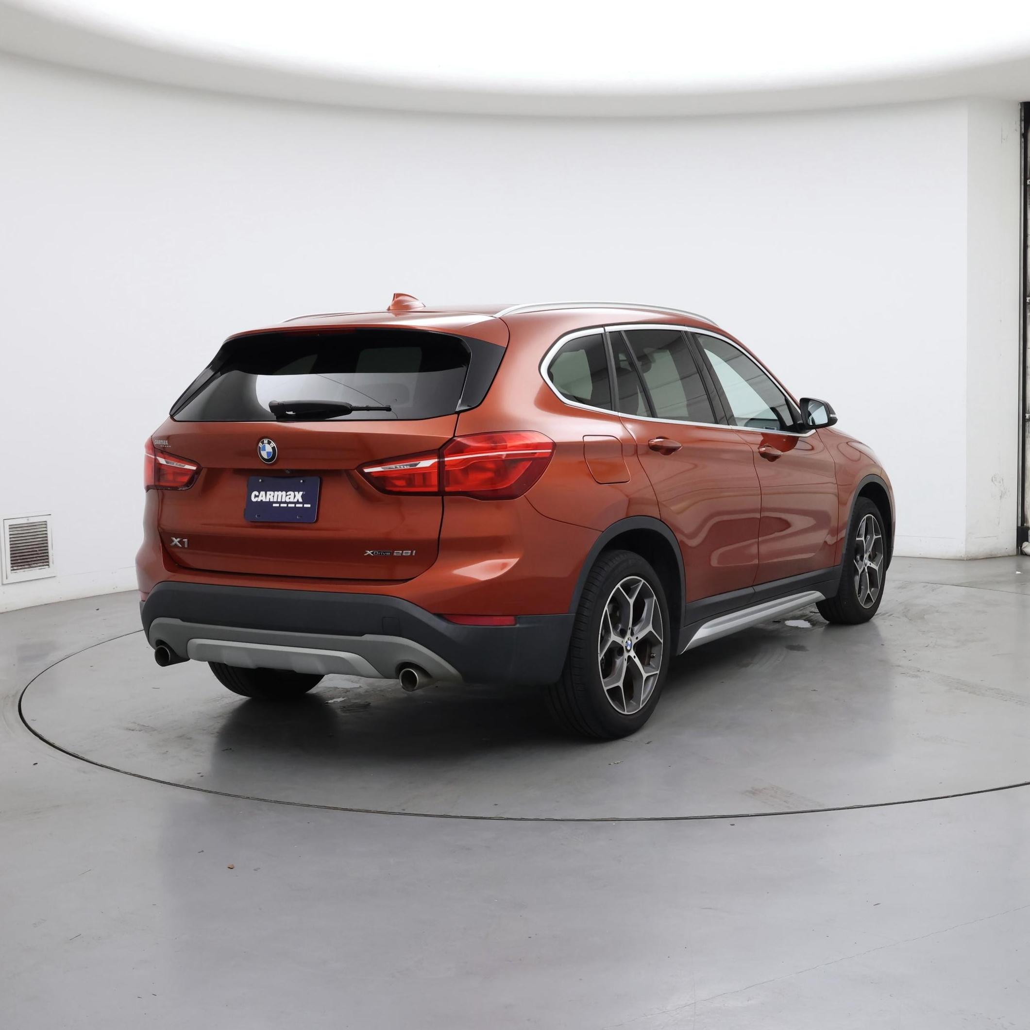 Thumbnail: 2018 BMW X1 - 8