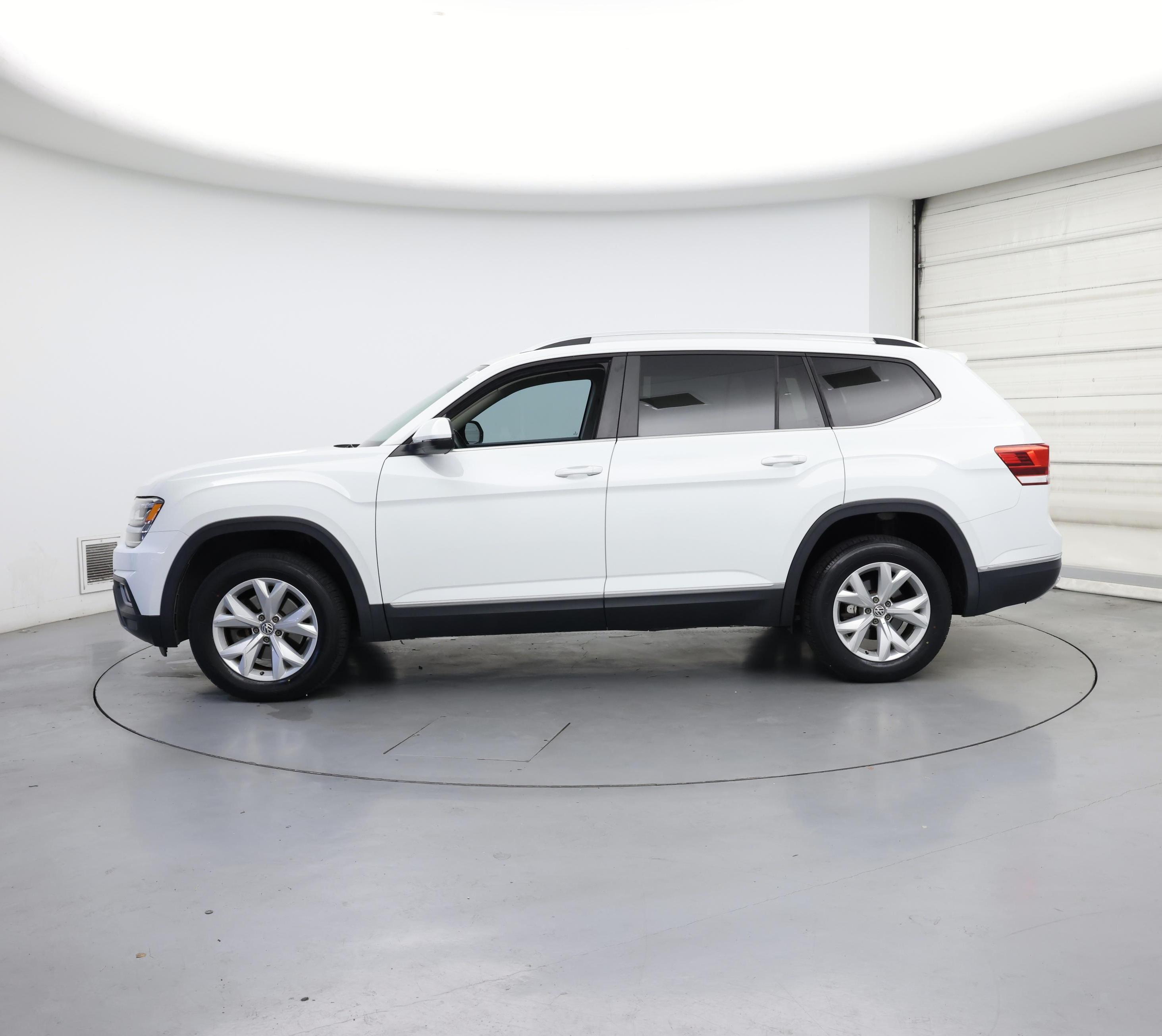 Thumbnail: 2018 Volkswagen Atlas - 3