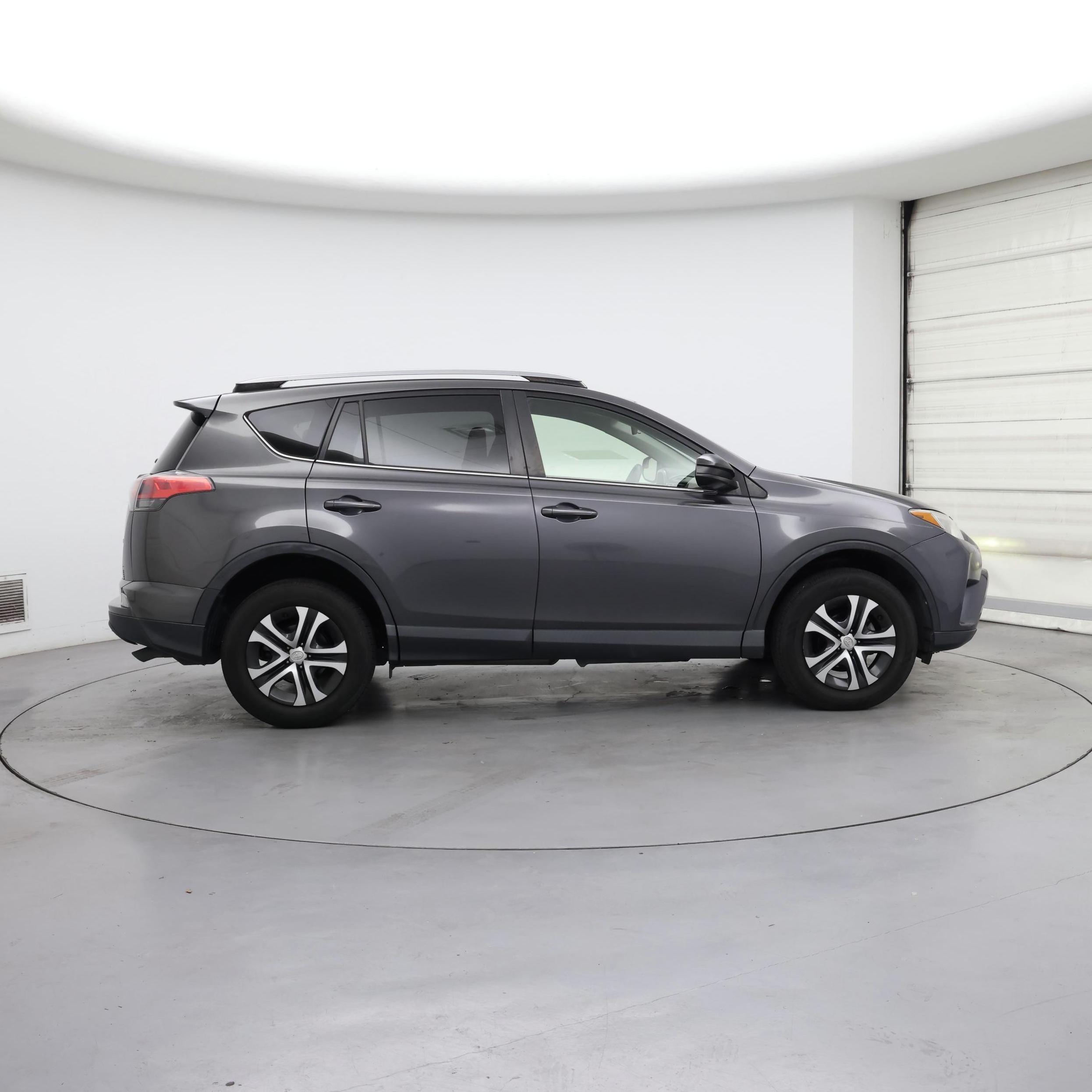 Thumbnail: 2017 Toyota RAV4 - 7