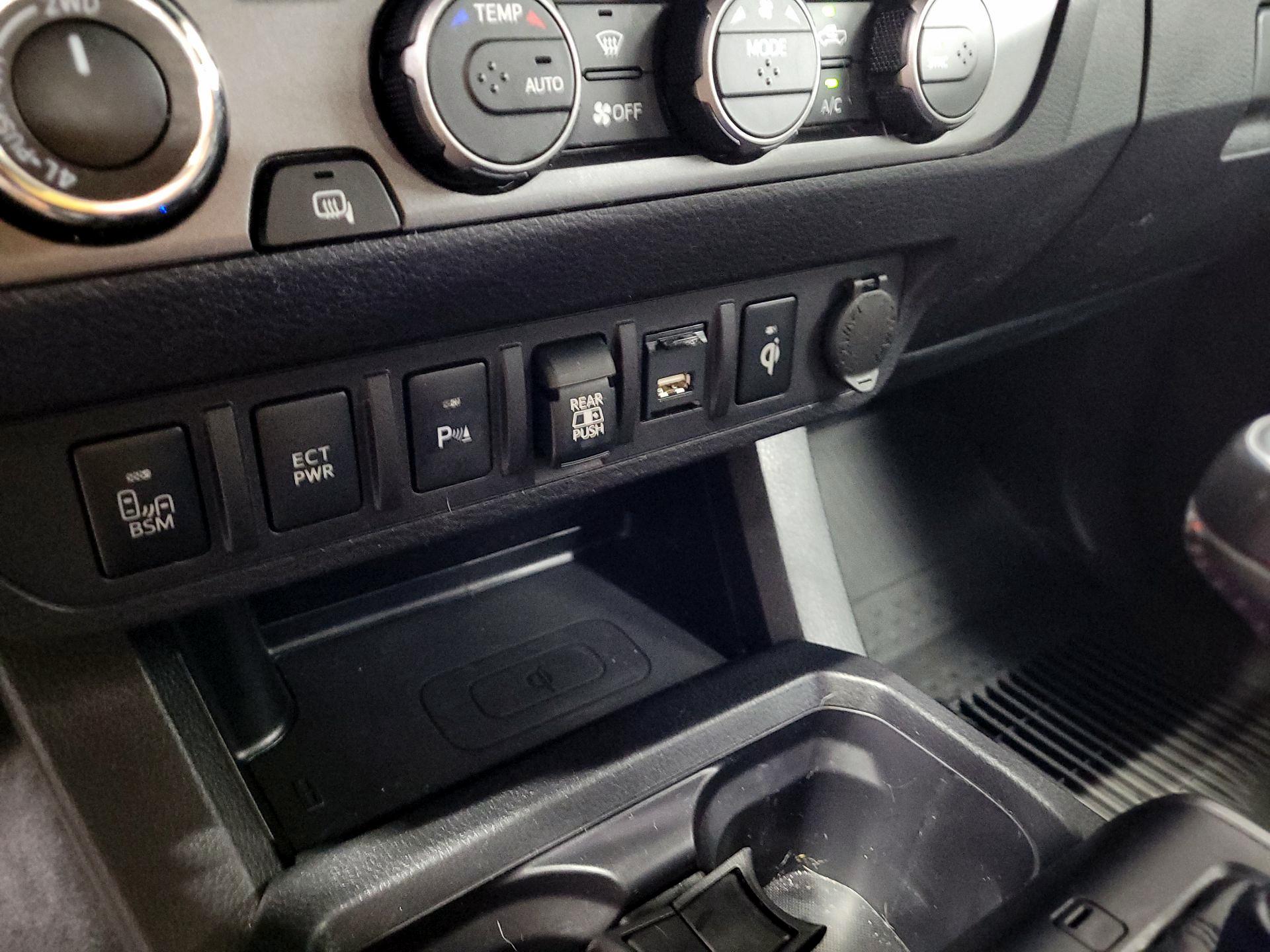 Thumbnail: 2021 Toyota Tacoma - 18