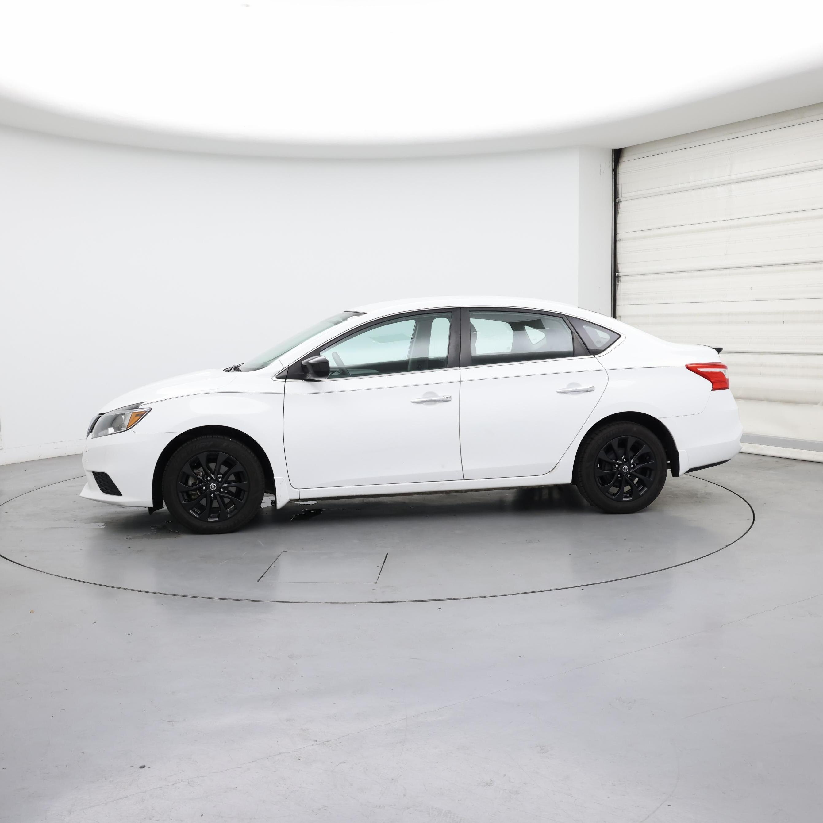 Thumbnail: 2018 Nissan Sentra - 3
