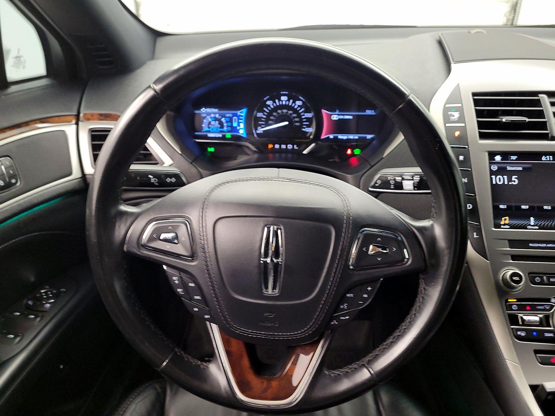 Thumbnail: 2017 Lincoln MKZ - 10