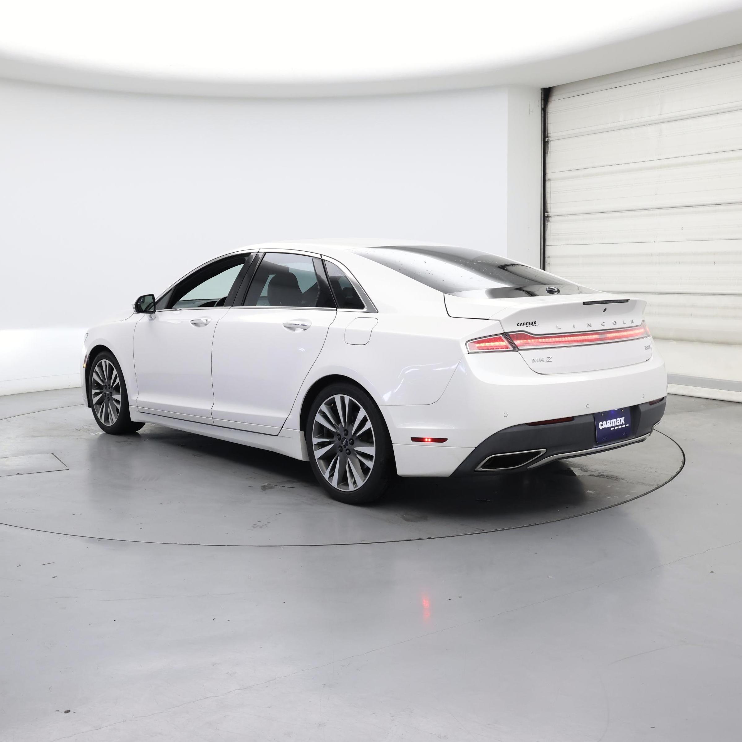 Thumbnail: 2017 Lincoln MKZ - 2