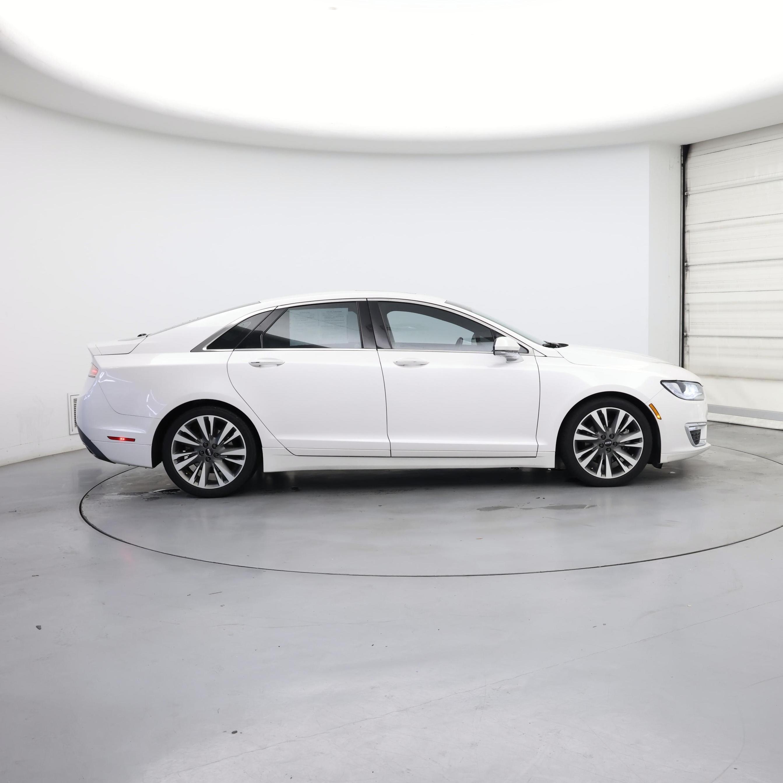 Thumbnail: 2017 Lincoln MKZ - 7