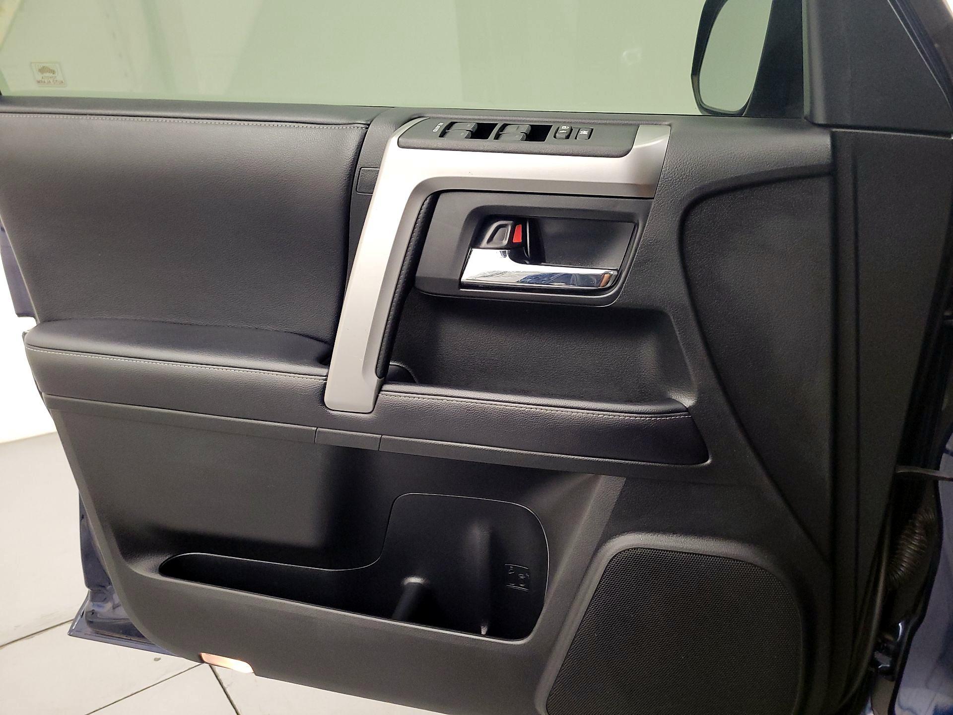 Thumbnail: 2019 Toyota 4Runner - 12
