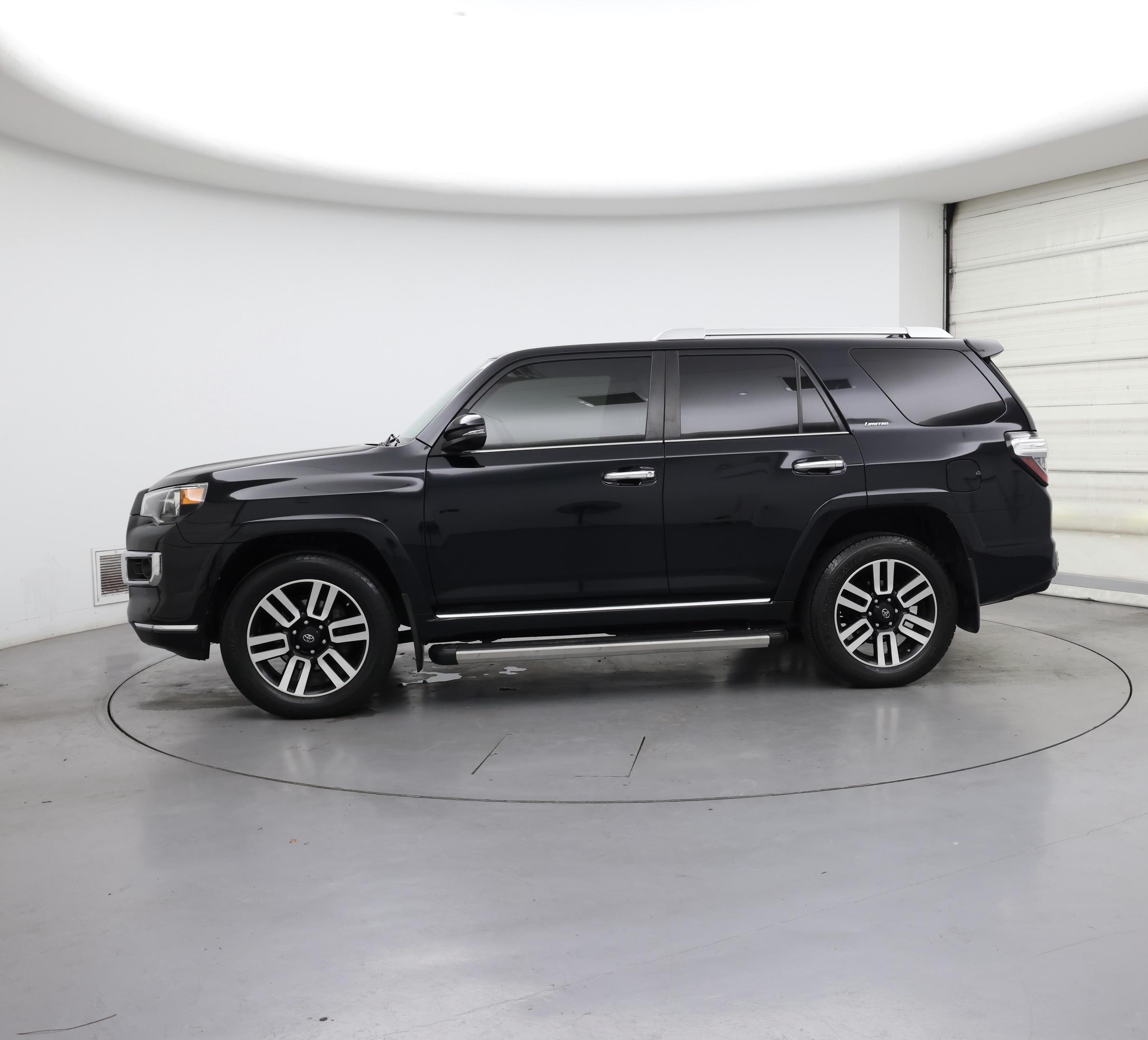 Thumbnail: 2020 Toyota 4Runner - 3
