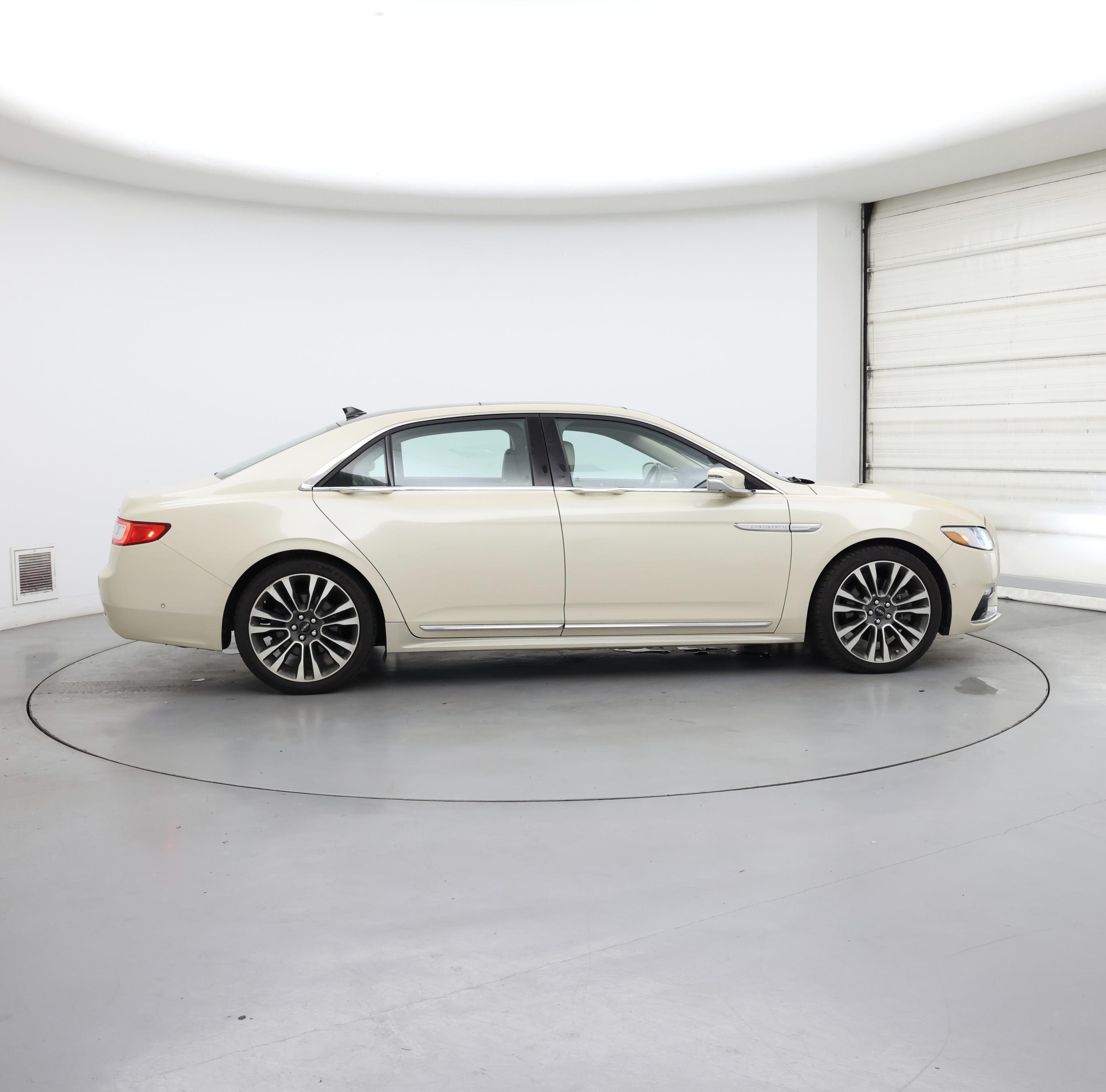 Thumbnail: 2018 Lincoln Continental - 7