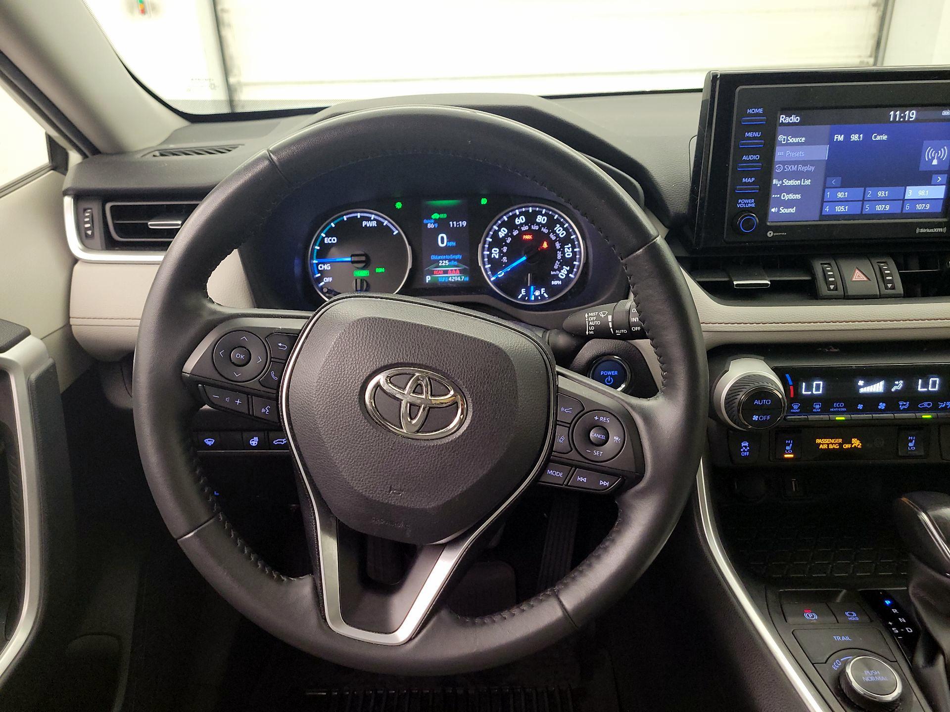 Thumbnail: 2022 Toyota RAV4 - 10