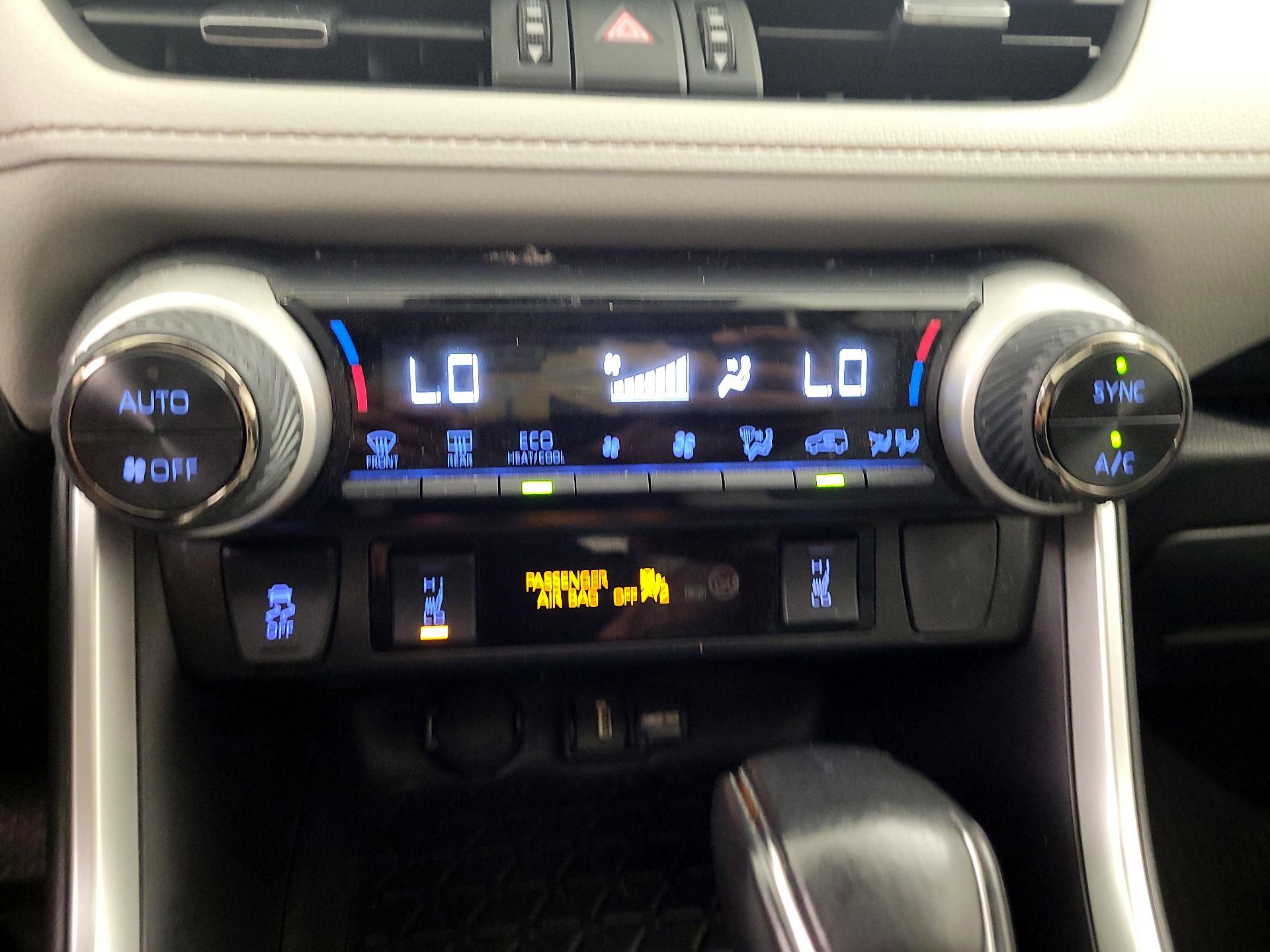 Thumbnail: 2022 Toyota RAV4 - 16