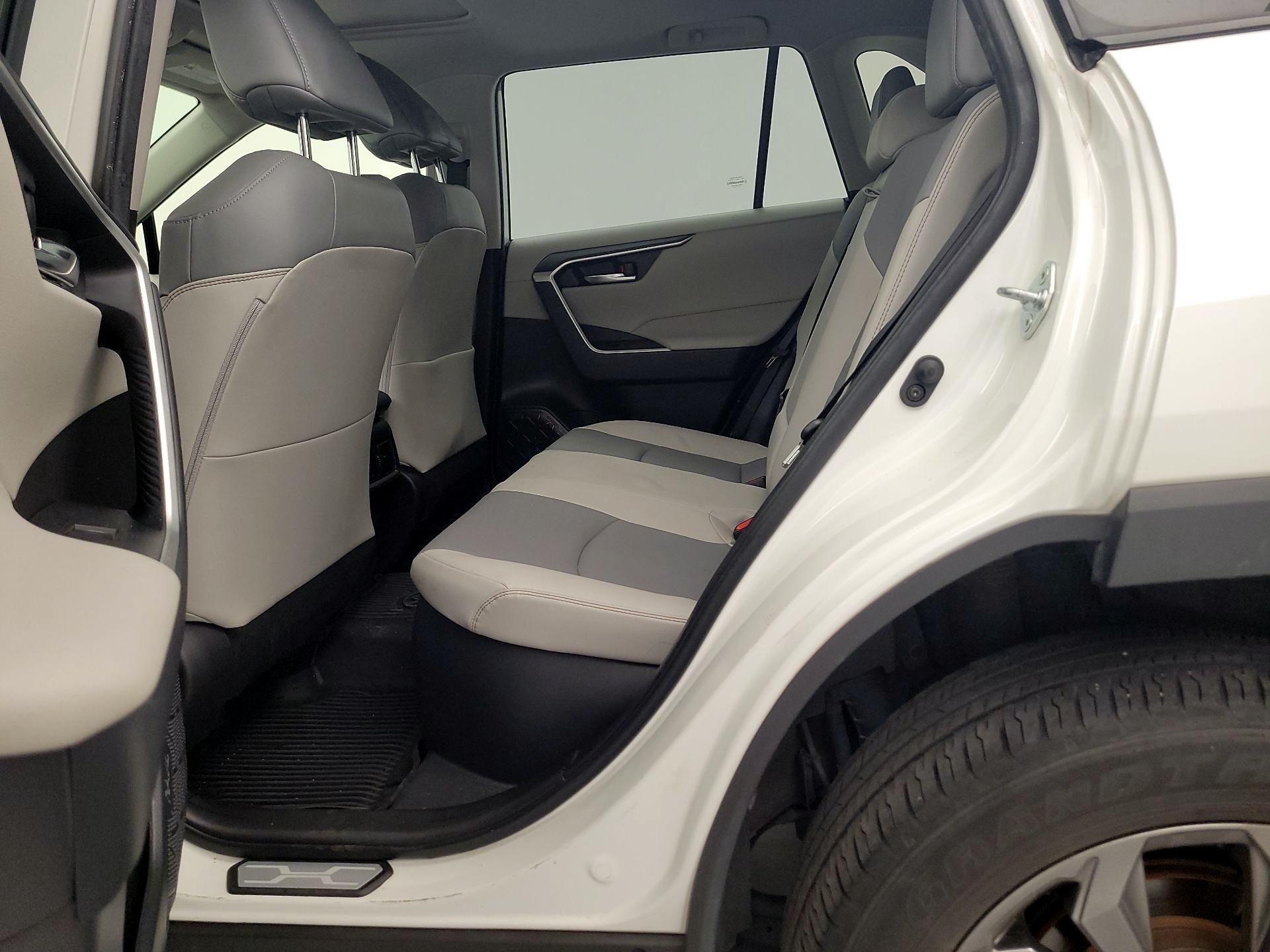 Thumbnail: 2022 Toyota RAV4 - 19