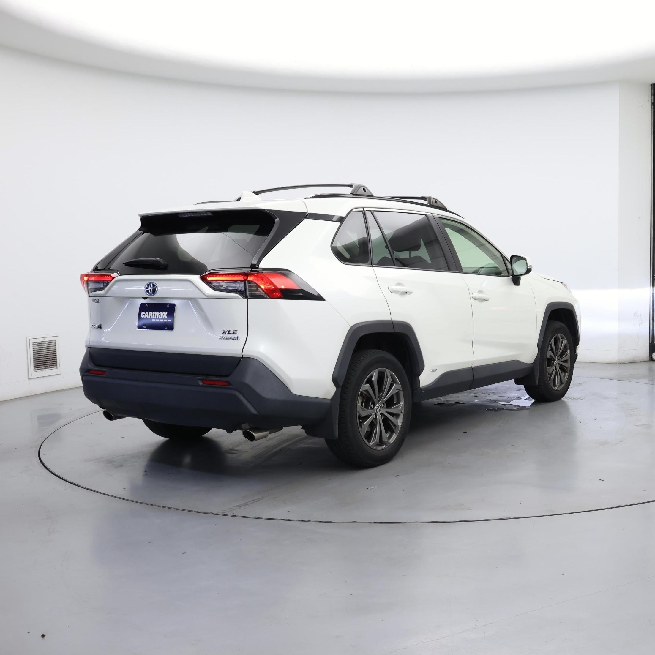 Thumbnail: 2022 Toyota RAV4 - 8