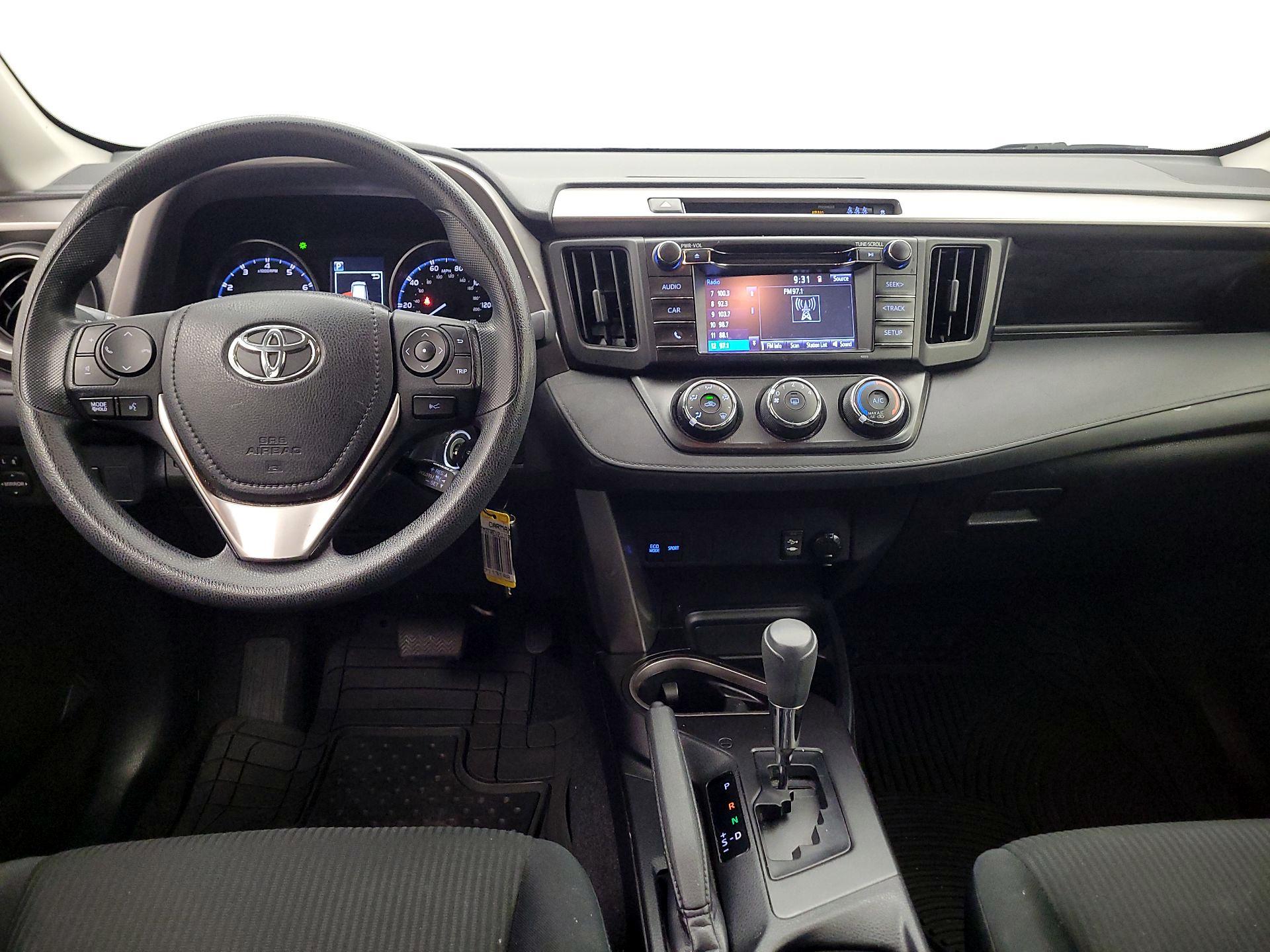 Thumbnail: 2018 Toyota RAV4 - 9
