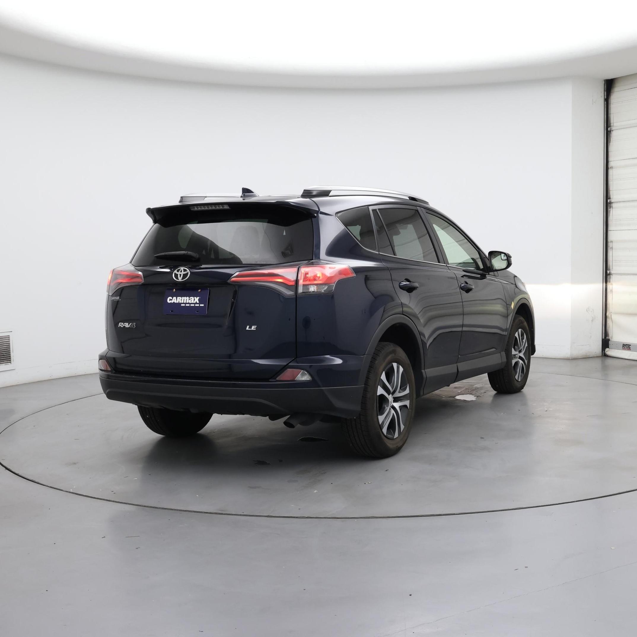 Thumbnail: 2018 Toyota RAV4 - 8