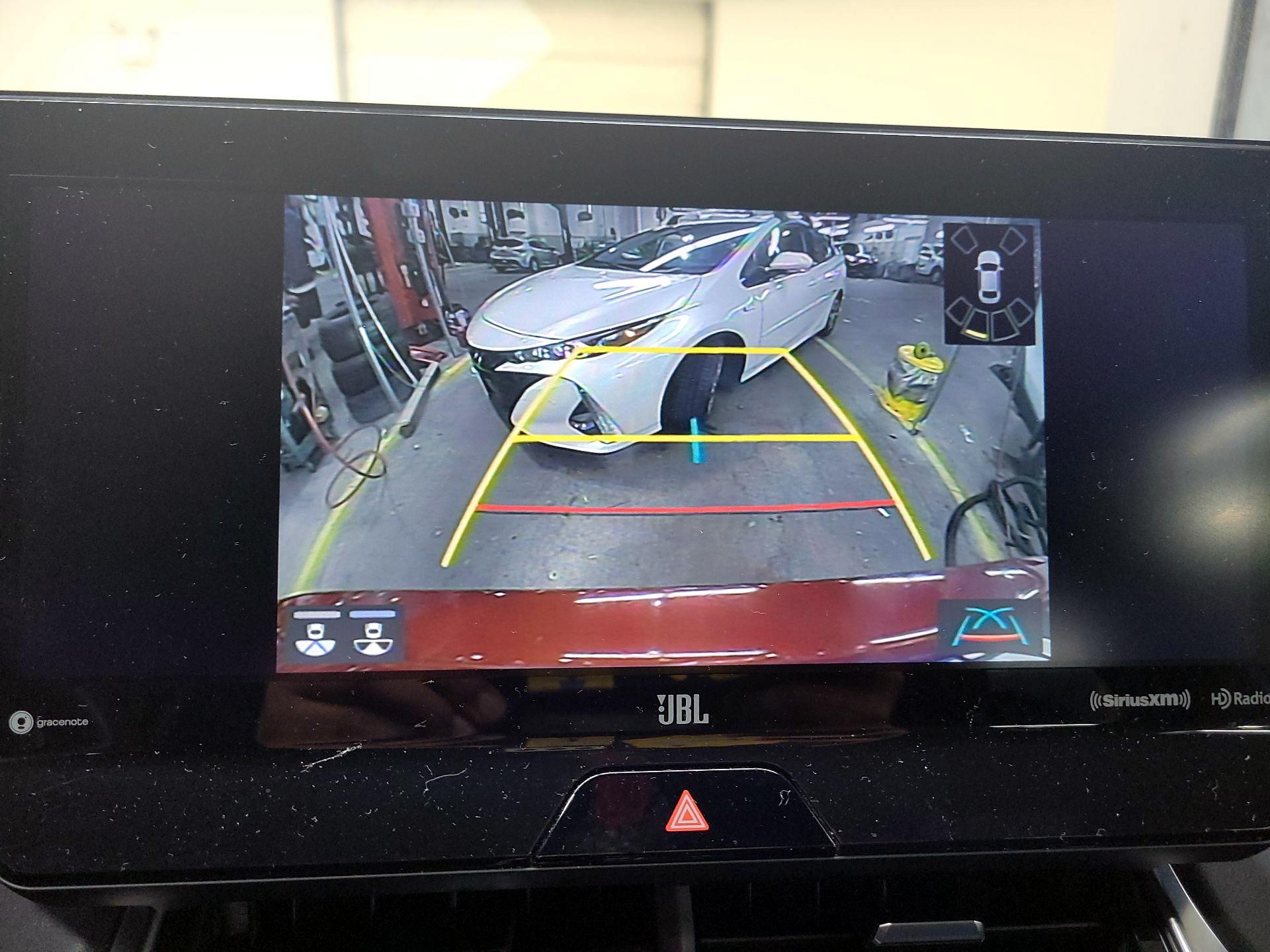 Thumbnail: 2021 Toyota Venza - 14