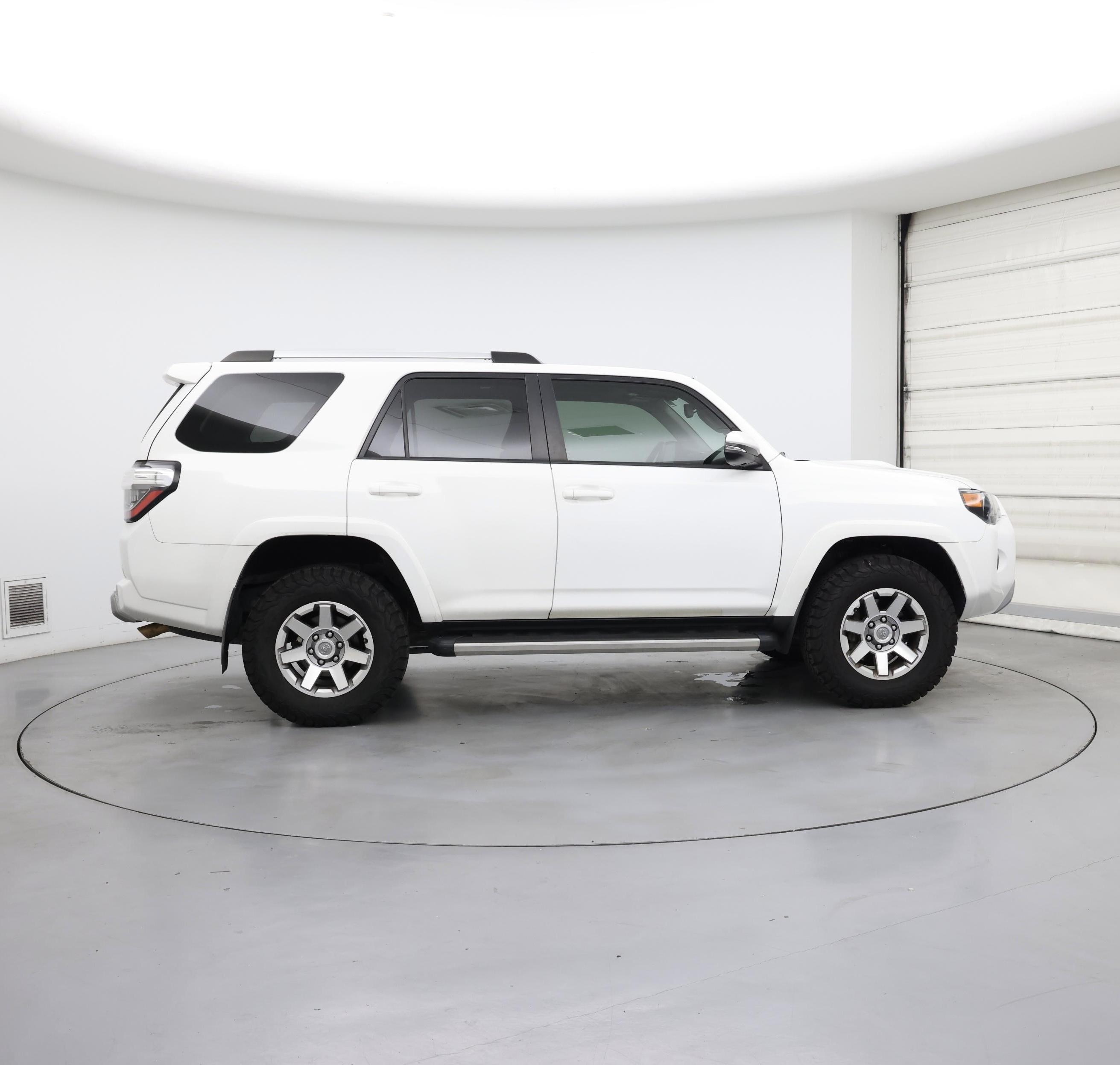 Thumbnail: 2016 Toyota 4Runner - 7