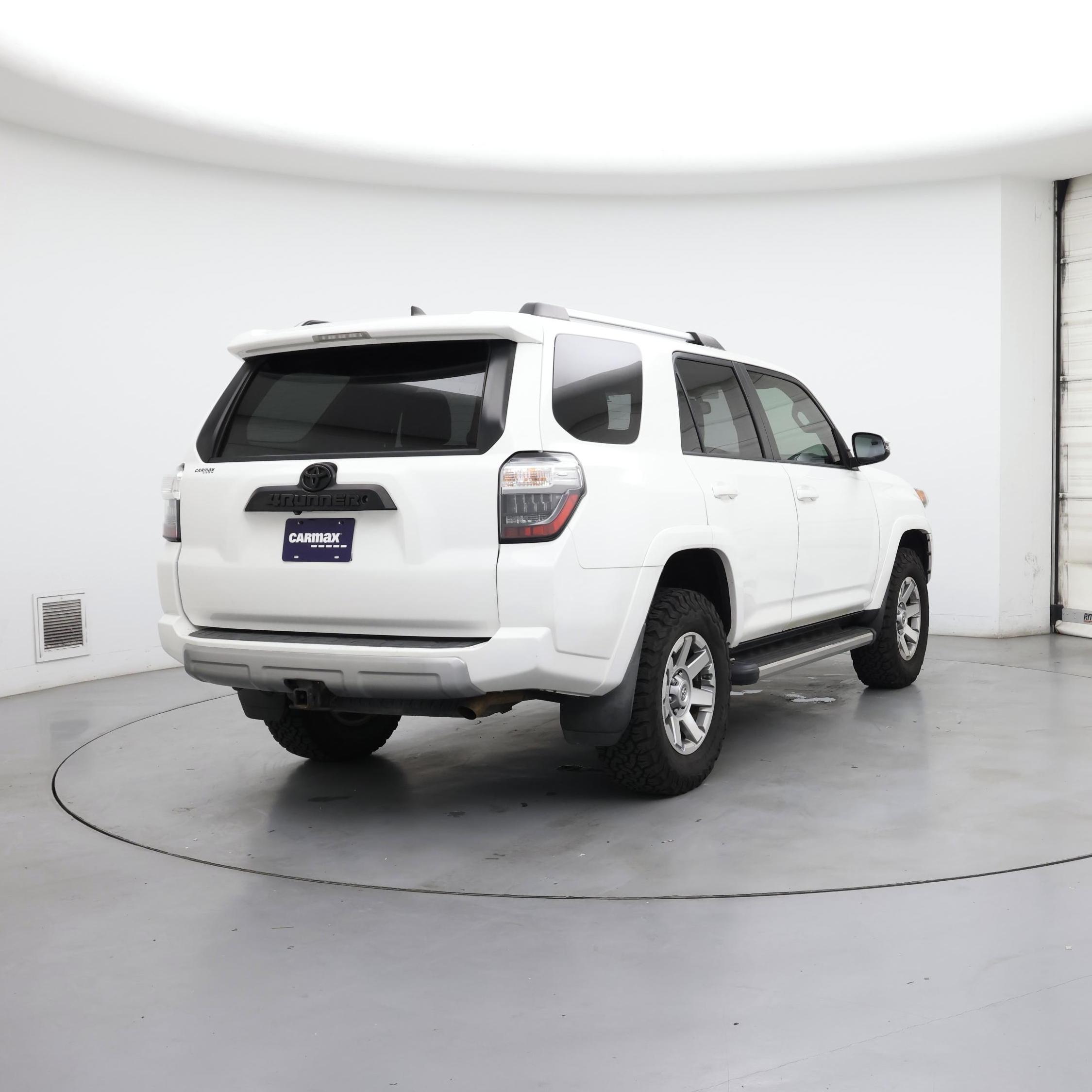 Thumbnail: 2016 Toyota 4Runner - 8