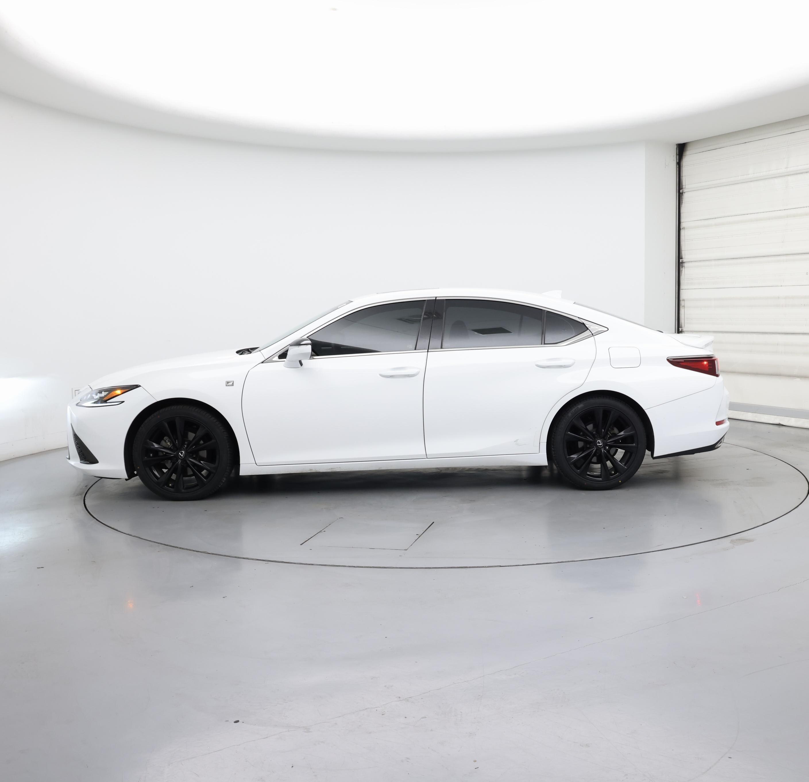 Thumbnail: 2022 Lexus ES - 3