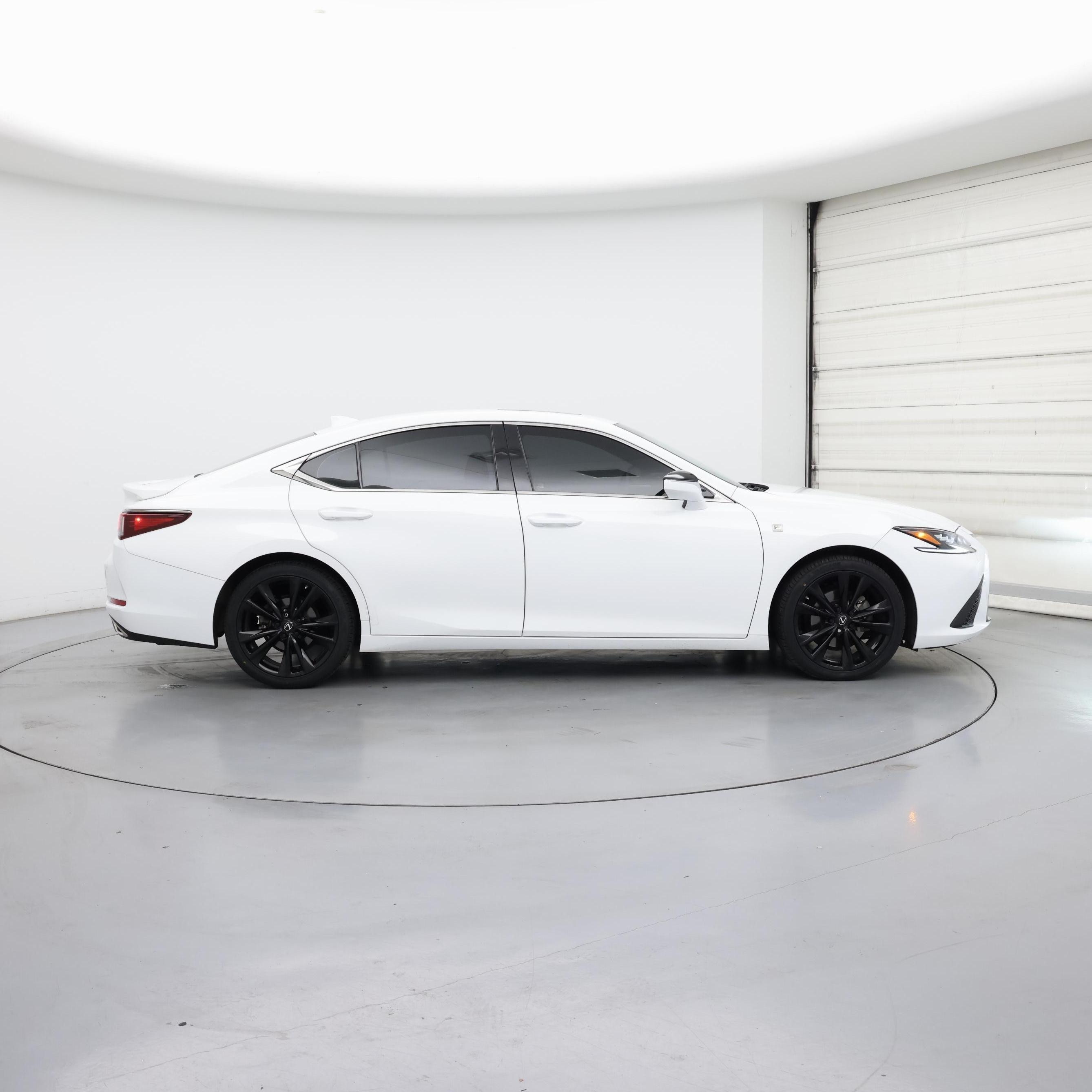 Thumbnail: 2022 Lexus ES - 7