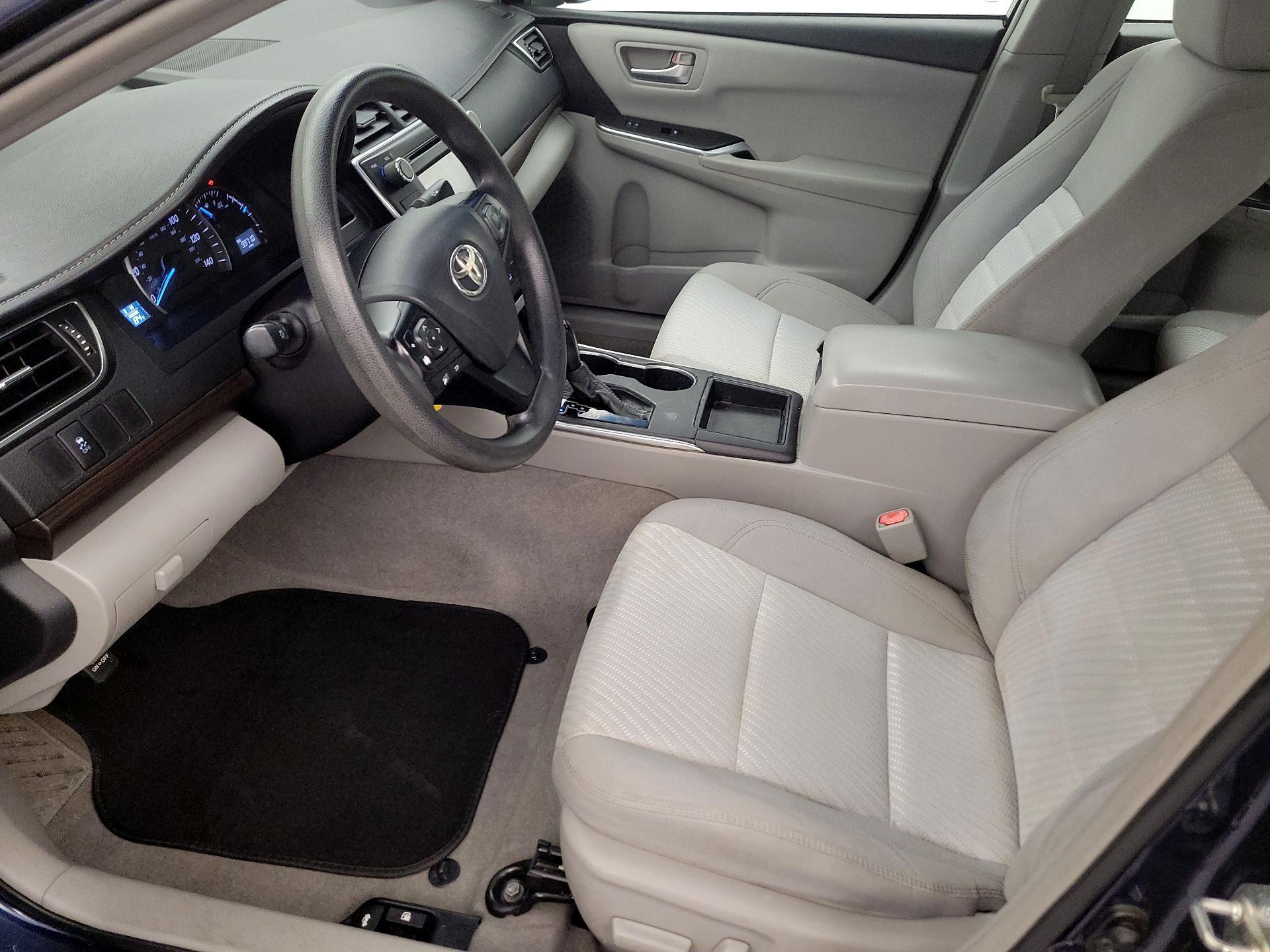 Thumbnail: 2015 Toyota Camry - 11