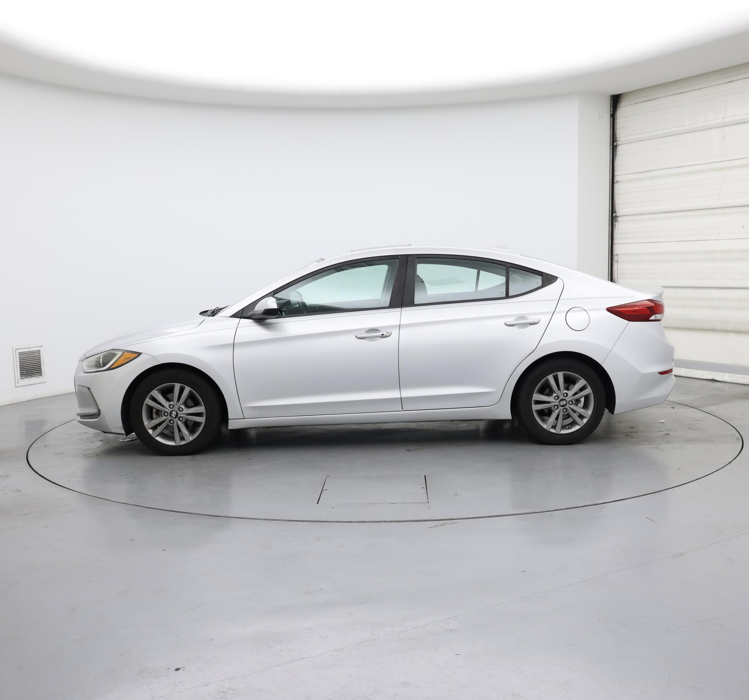 Thumbnail: 2018 Hyundai Elantra - 3