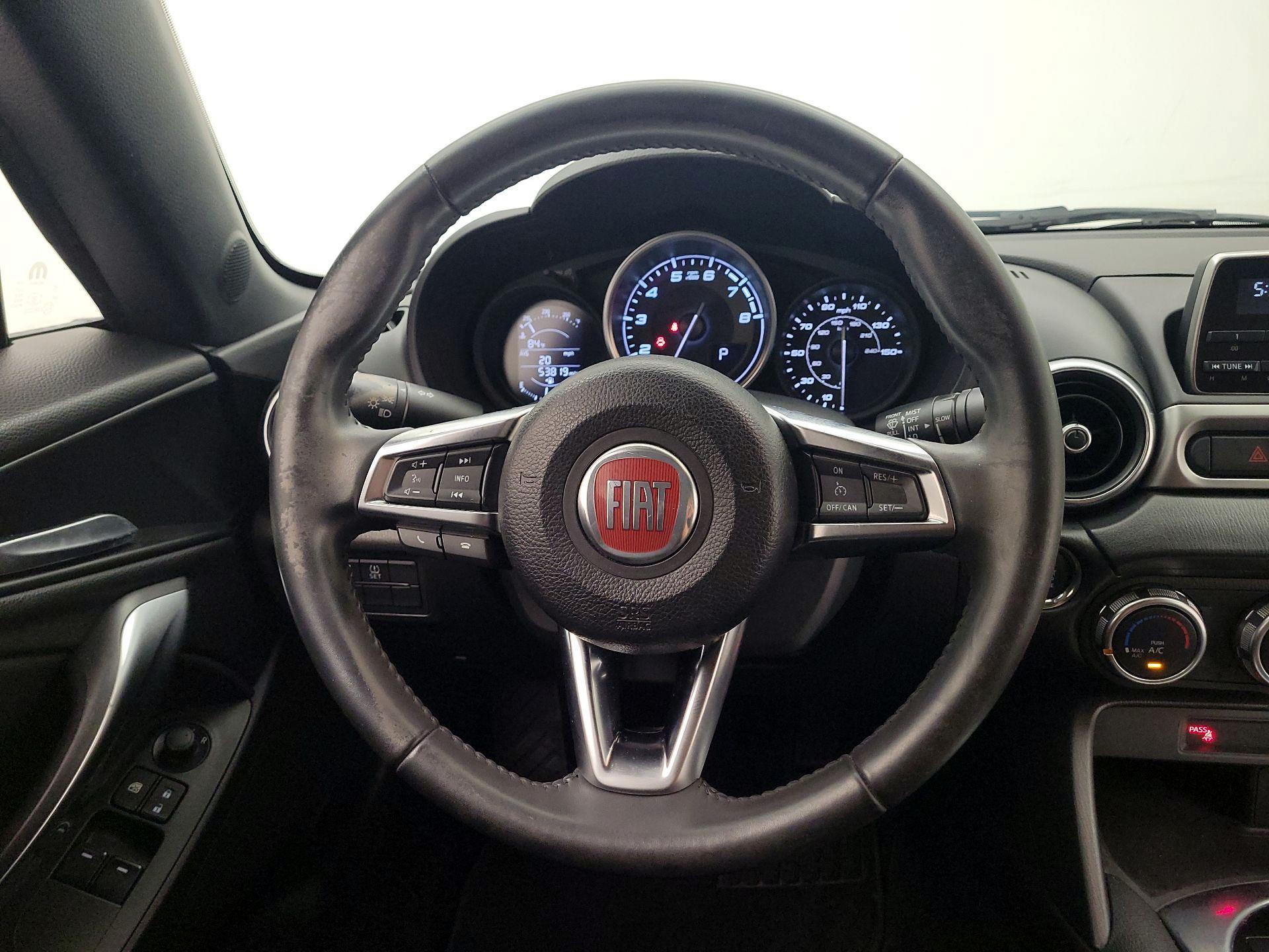 Thumbnail: 2017 Fiat 124 Spider - 10