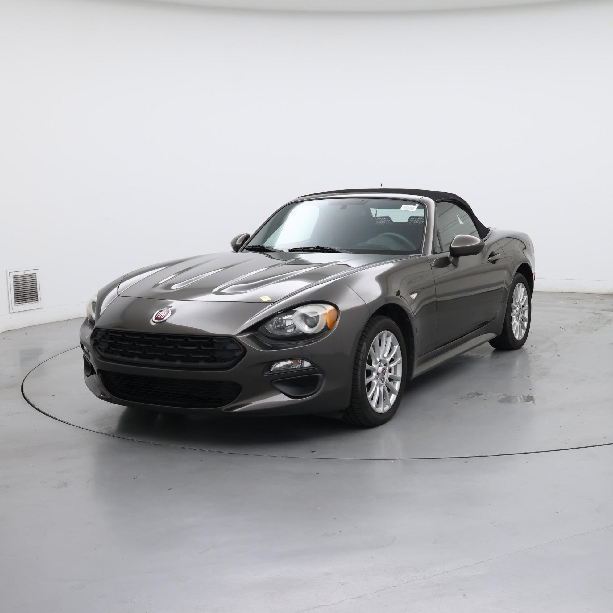 Thumbnail: 2017 Fiat 124 Spider - 4
