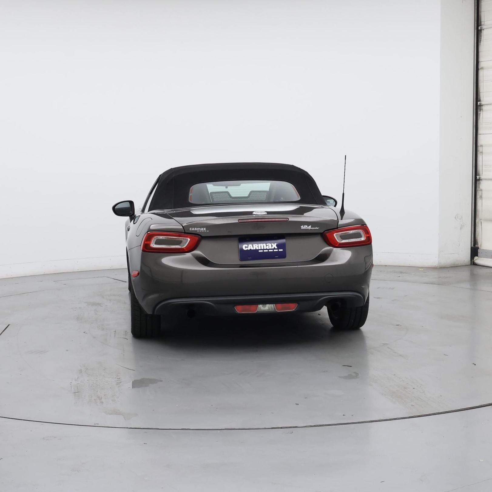 Thumbnail: 2017 Fiat 124 Spider - 6