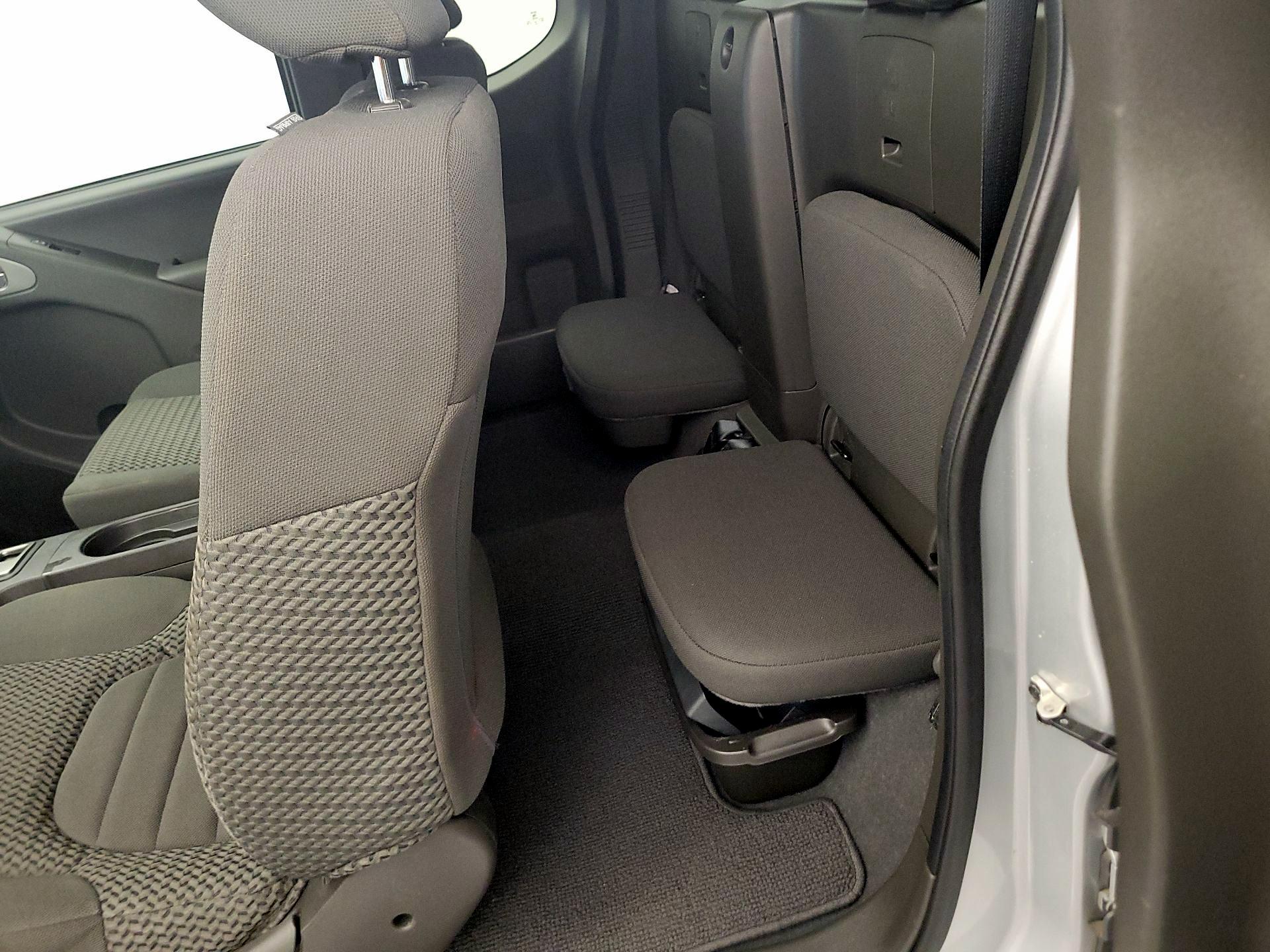 Thumbnail: 2019 Nissan Frontier - 19